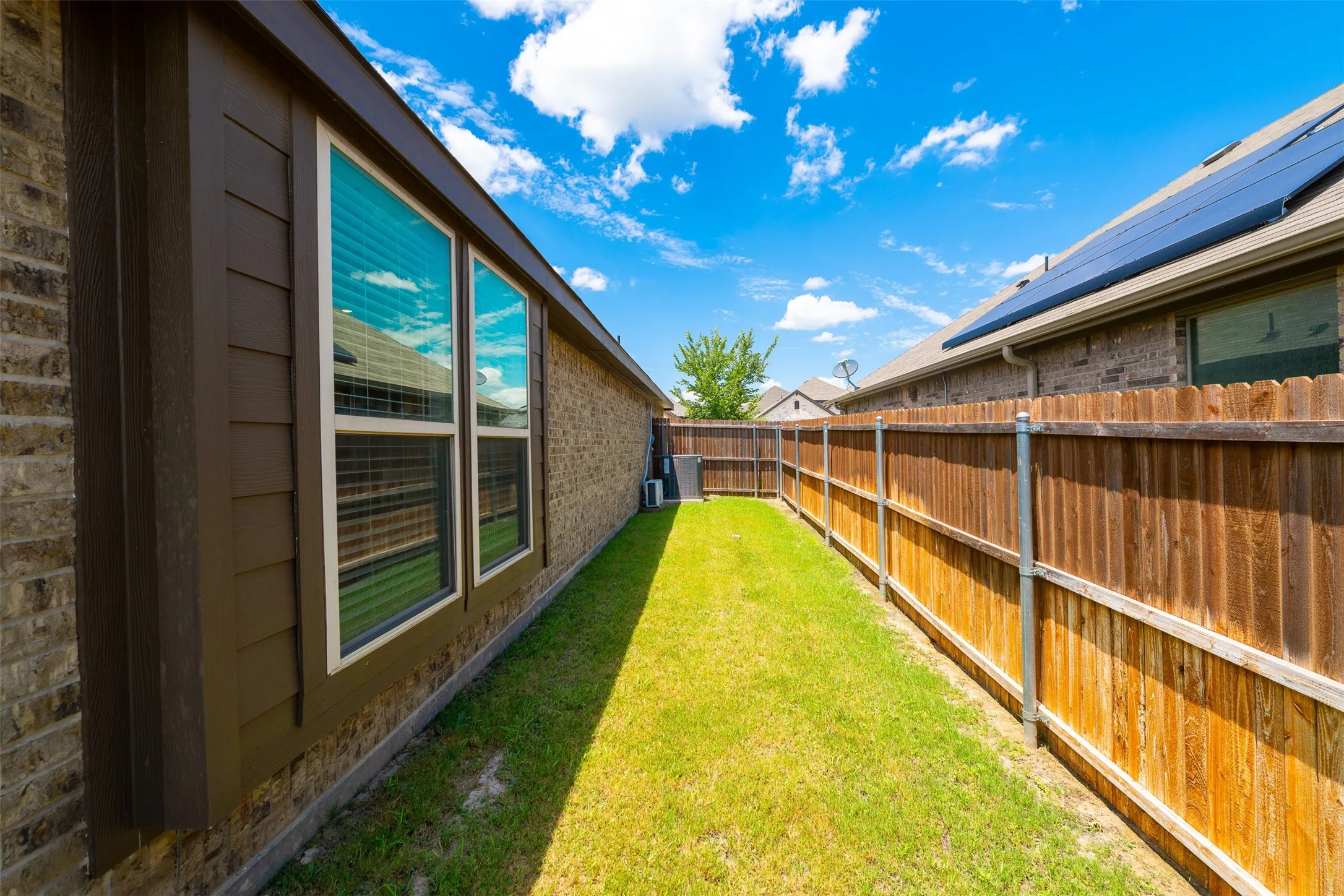 Single Family Residence For Sale in Johnson County , 105 Cheryl Drive, Keene, Texas 76059, 3 Bedroom, 2 Bathroom, 2 Garage spaces, 1,859 Sqft, built in 2021, mls#21322541, Real Estate Agent in Keene, Homes For Sale in Johnson county, Homes For Sale in Keene, Realtor in Keene Texas, Real Estate Brokerage Independent Realty Texas, Luminita Cordes Realtor