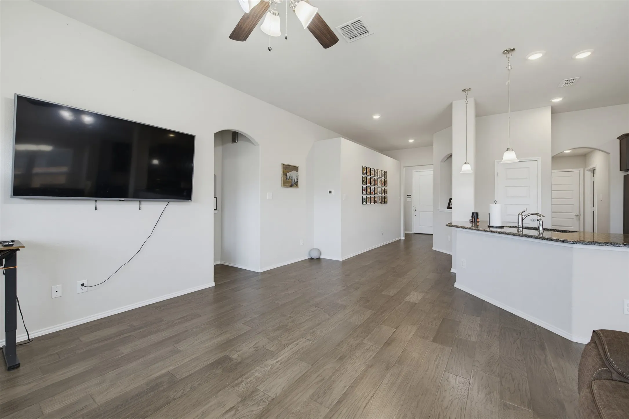 Single Family Residence For Sale in Johnson County , 105 Cheryl Drive, Keene, Texas 76059, 3 Bedroom, 2 Bathroom, 2 Garage spaces, 1,859 Sqft, built in 2021, mls#21322541, Real Estate Agent in Keene, Homes For Sale in Johnson county, Homes For Sale in Keene, Realtor in Keene Texas, Real Estate Brokerage Independent Realty Texas, Luminita Cordes Realtor