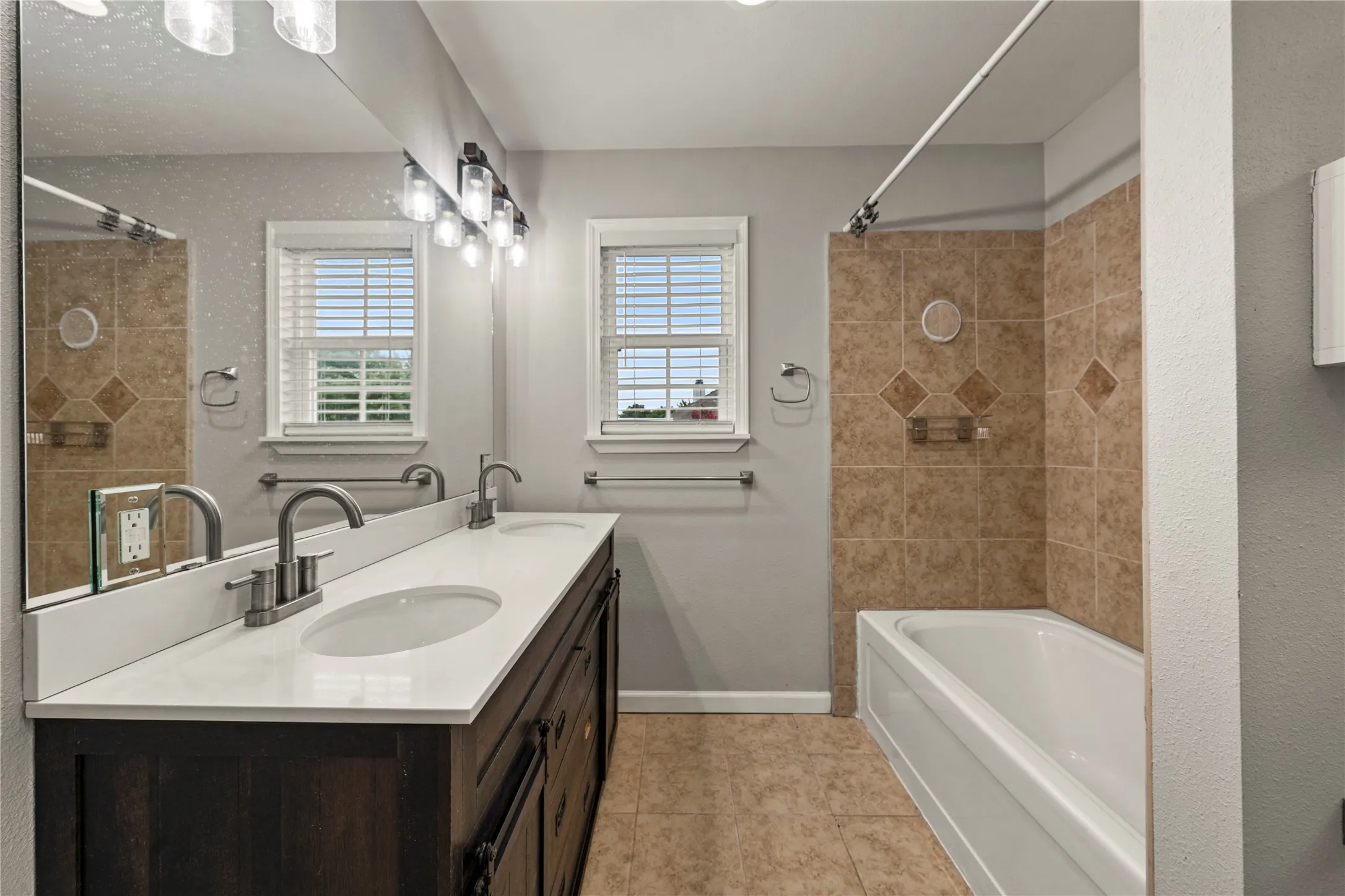 Single Family Residence For Sale in Mc Lennan County , 1305 S Robinson Drive, Robinson, Texas 76706, 3 Bedrooms, 2 Bathrooms, Garage spaces, 1,902 Sqft, built in 1950, Price $289,900, mls#21322447, Real Estate Agent in Robinson, Homes For Sale in Mc Lennan county, Homes For Sale in Robinson, Realtor in Robinson Texas, Real Estate Brokerage Independent Realty Texas, Luminita Cordes Realtor