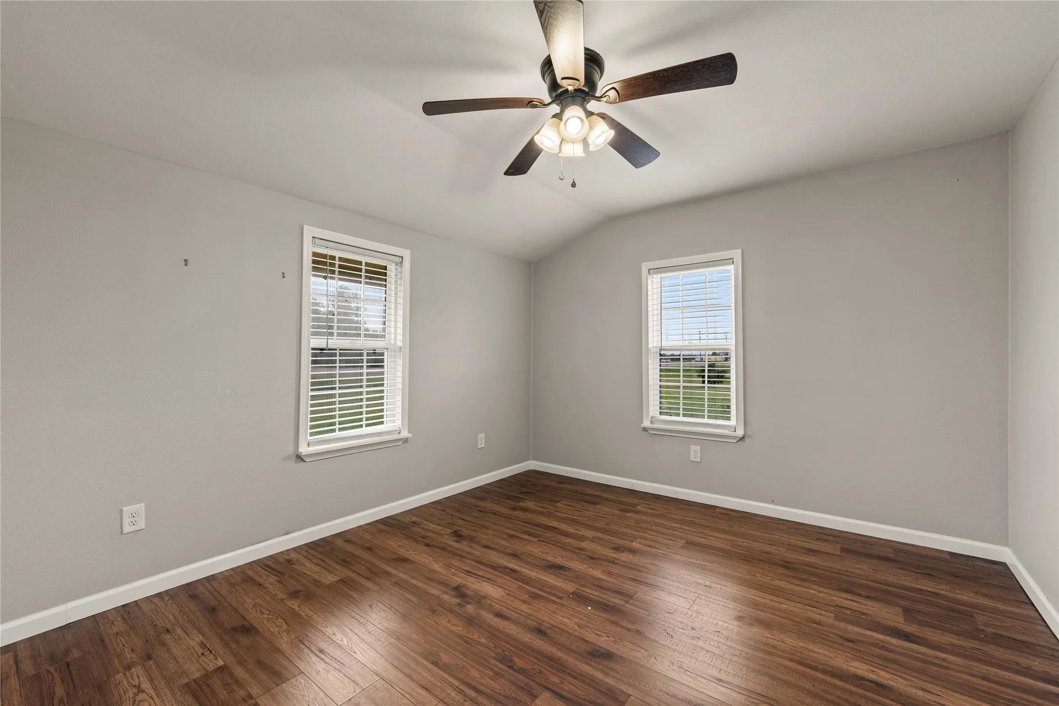 Single Family Residence For Sale in Mc Lennan County , 1305 S Robinson Drive, Robinson, Texas 76706, 3 Bedrooms, 2 Bathrooms, Garage spaces, 1,902 Sqft, built in 1950, Price $289,900, mls#21322447, Real Estate Agent in Robinson, Homes For Sale in Mc Lennan county, Homes For Sale in Robinson, Realtor in Robinson Texas, Real Estate Brokerage Independent Realty Texas, Luminita Cordes Realtor