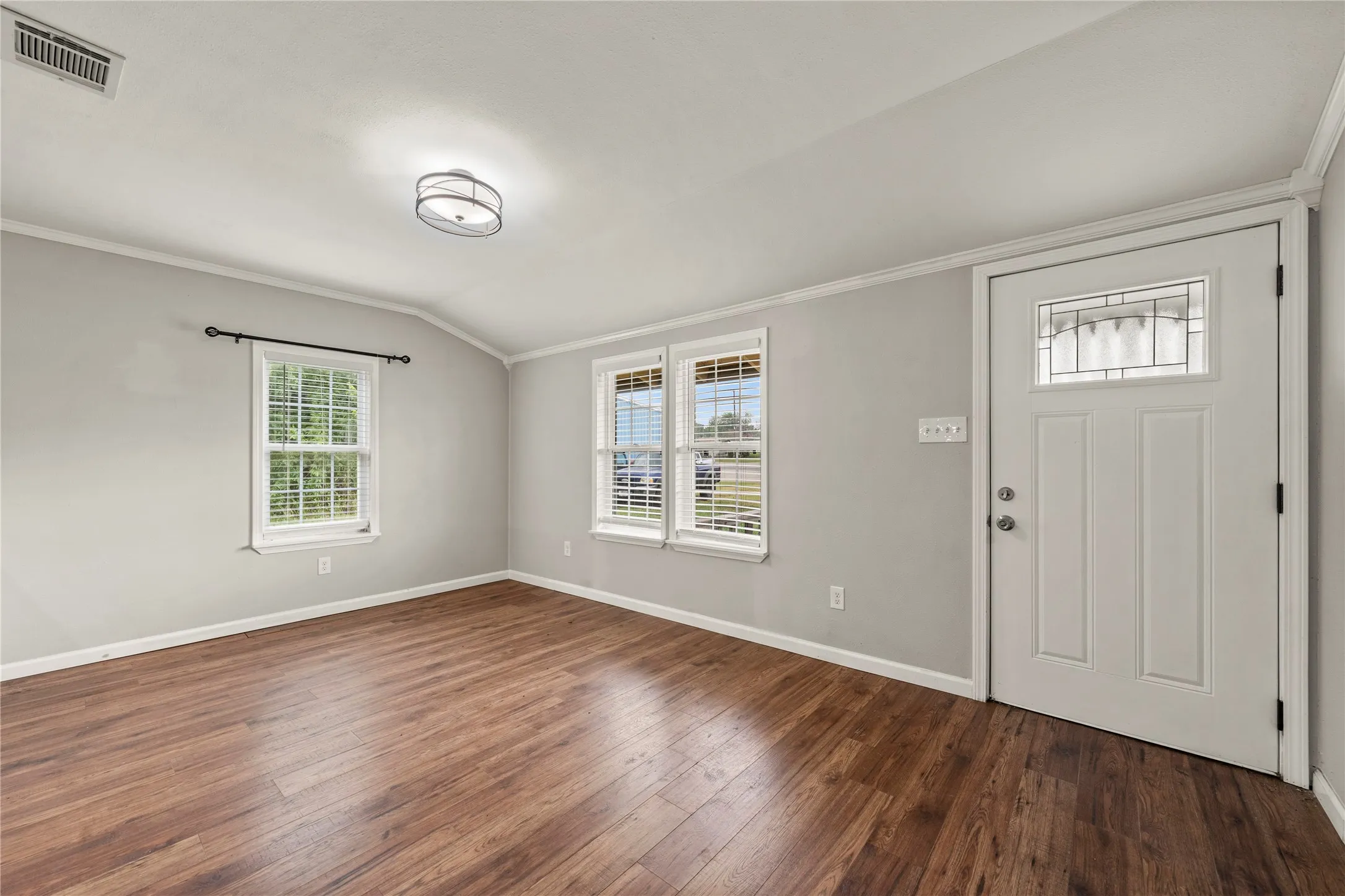 Single Family Residence For Sale in Mc Lennan County , 1305 S Robinson Drive, Robinson, Texas 76706, 3 Bedrooms, 2 Bathrooms, Garage spaces, 1,902 Sqft, built in 1950, Price $289,900, mls#21322447, Real Estate Agent in Robinson, Homes For Sale in Mc Lennan county, Homes For Sale in Robinson, Realtor in Robinson Texas, Real Estate Brokerage Independent Realty Texas, Luminita Cordes Realtor