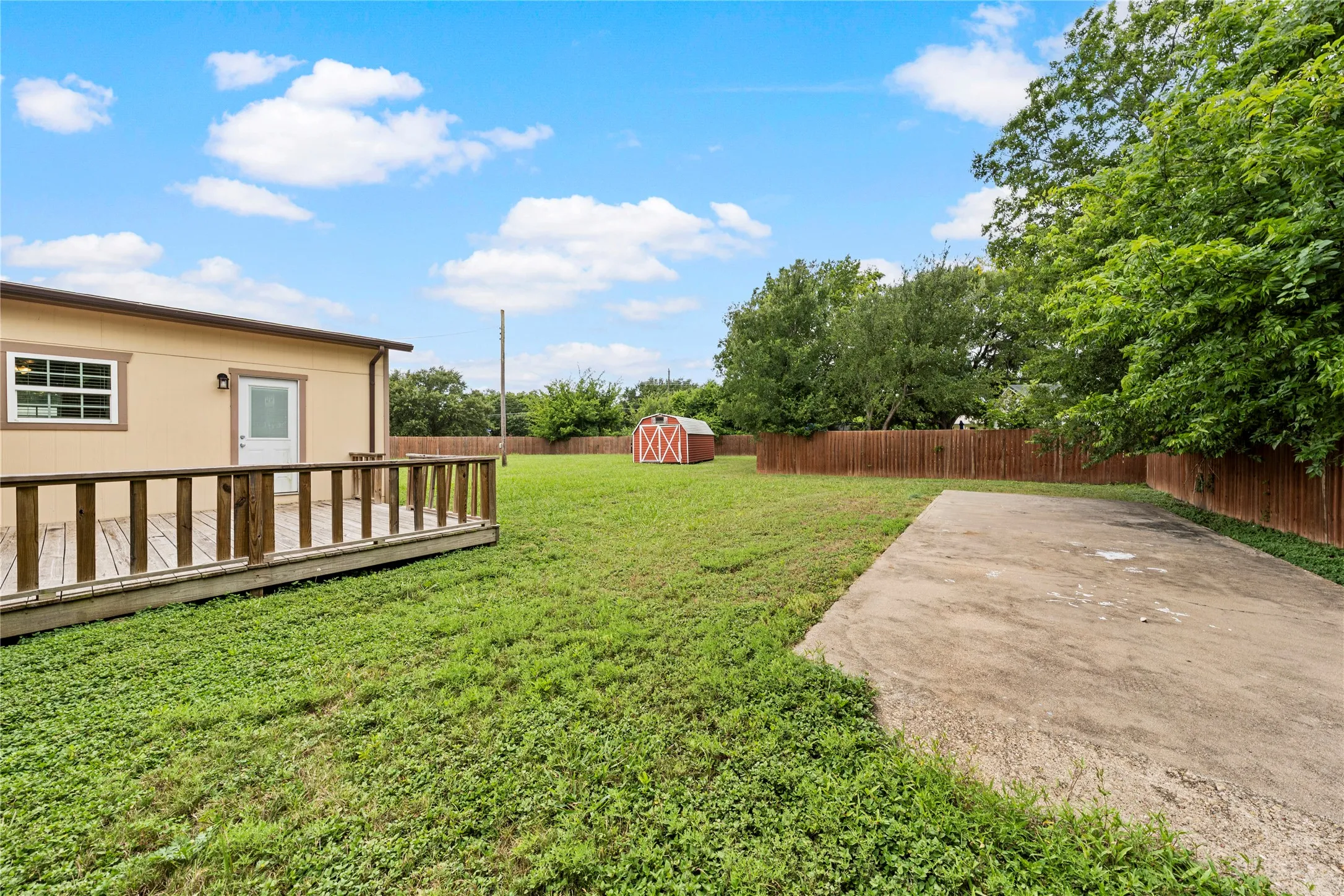 Single Family Residence For Sale in Mc Lennan County , 1305 S Robinson Drive, Robinson, Texas 76706, 3 Bedrooms, 2 Bathrooms, Garage spaces, 1,902 Sqft, built in 1950, Price $289,900, mls#21322447, Real Estate Agent in Robinson, Homes For Sale in Mc Lennan county, Homes For Sale in Robinson, Realtor in Robinson Texas, Real Estate Brokerage Independent Realty Texas, Luminita Cordes Realtor