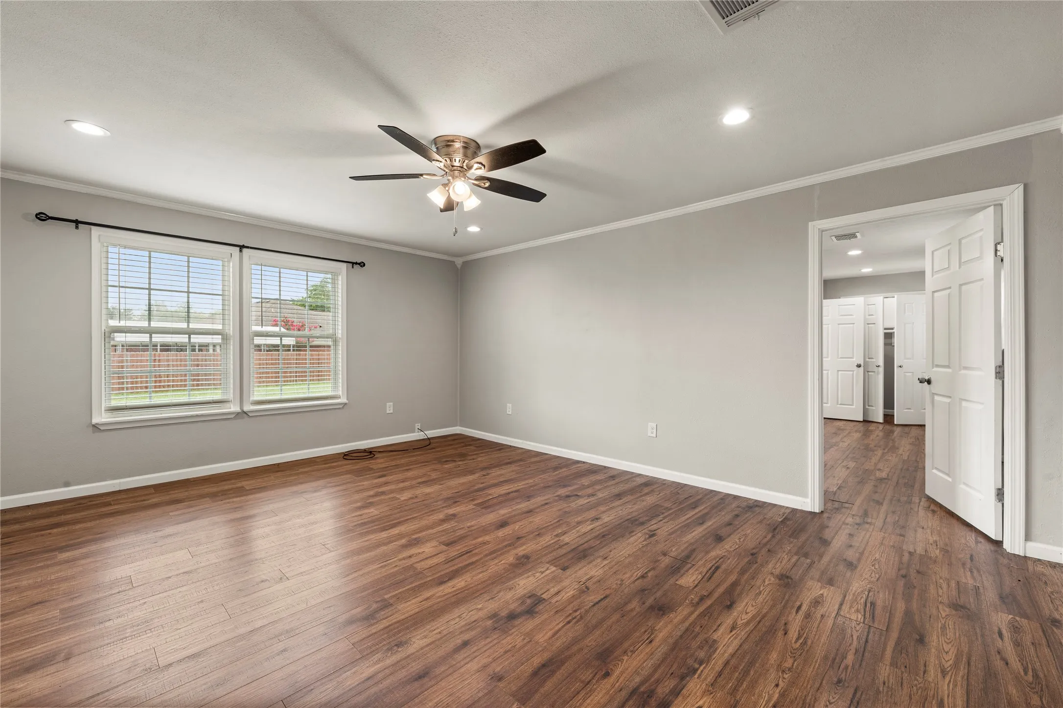 Single Family Residence For Sale in Mc Lennan County , 1305 S Robinson Drive, Robinson, Texas 76706, 3 Bedrooms, 2 Bathrooms, Garage spaces, 1,902 Sqft, built in 1950, Price $289,900, mls#21322447, Real Estate Agent in Robinson, Homes For Sale in Mc Lennan county, Homes For Sale in Robinson, Realtor in Robinson Texas, Real Estate Brokerage Independent Realty Texas, Luminita Cordes Realtor