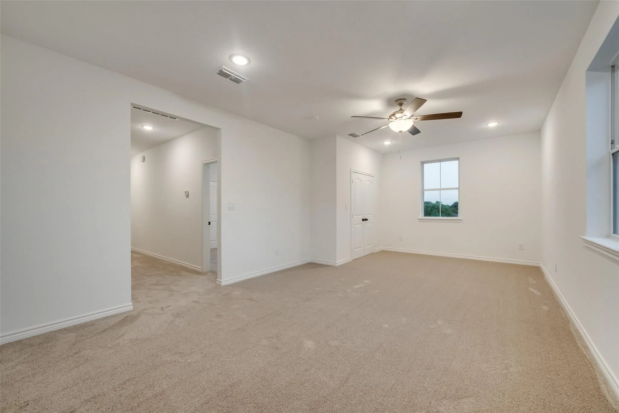 Single Family Residence For Sale in Rockwall County , 1203 Chapel Drive, Rockwall, Texas 75032, 5 Bedroom, 5 Bathroom, 3 Garage spaces, 3,299 Sqft, built in 2023, mls#21322553, Real Estate Agent in Rockwall, Homes For Sale in Rockwall county, Homes For Sale in Rockwall, Realtor in Rockwall Texas, Real Estate Brokerage Independent Realty Texas, Luminita Cordes Realtor