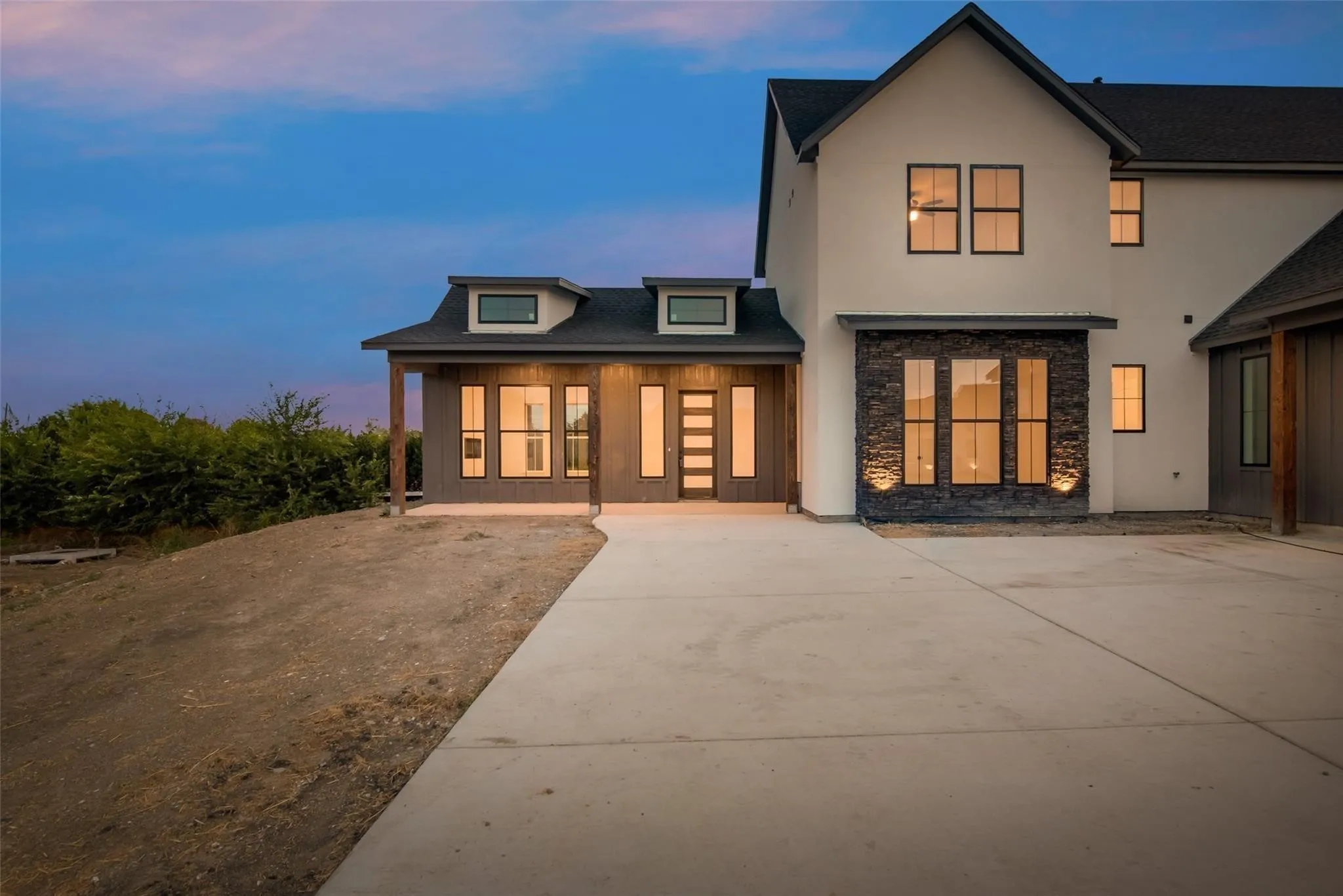 Single Family Residence For Sale in Rockwall County , 1203 Chapel Drive, Rockwall, Texas 75032, 5 Bedroom, 5 Bathroom, 3 Garage spaces, 3,299 Sqft, built in 2023, mls#21322553, Real Estate Agent in Rockwall, Homes For Sale in Rockwall county, Homes For Sale in Rockwall, Realtor in Rockwall Texas, Real Estate Brokerage Independent Realty Texas, Luminita Cordes Realtor