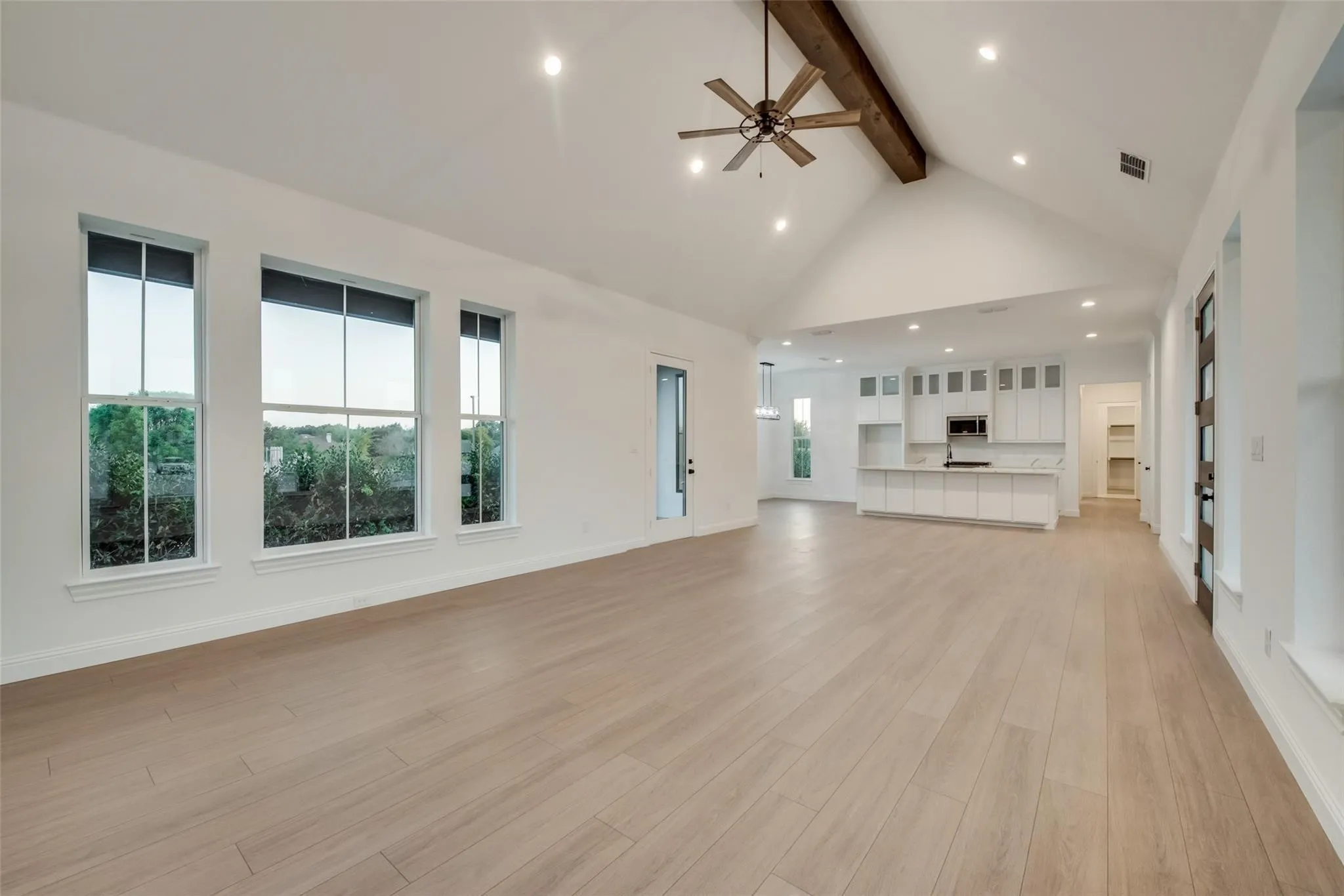 Single Family Residence For Sale in Rockwall County , 1203 Chapel Drive, Rockwall, Texas 75032, 5 Bedroom, 5 Bathroom, 3 Garage spaces, 3,299 Sqft, built in 2023, mls#21322553, Real Estate Agent in Rockwall, Homes For Sale in Rockwall county, Homes For Sale in Rockwall, Realtor in Rockwall Texas, Real Estate Brokerage Independent Realty Texas, Luminita Cordes Realtor