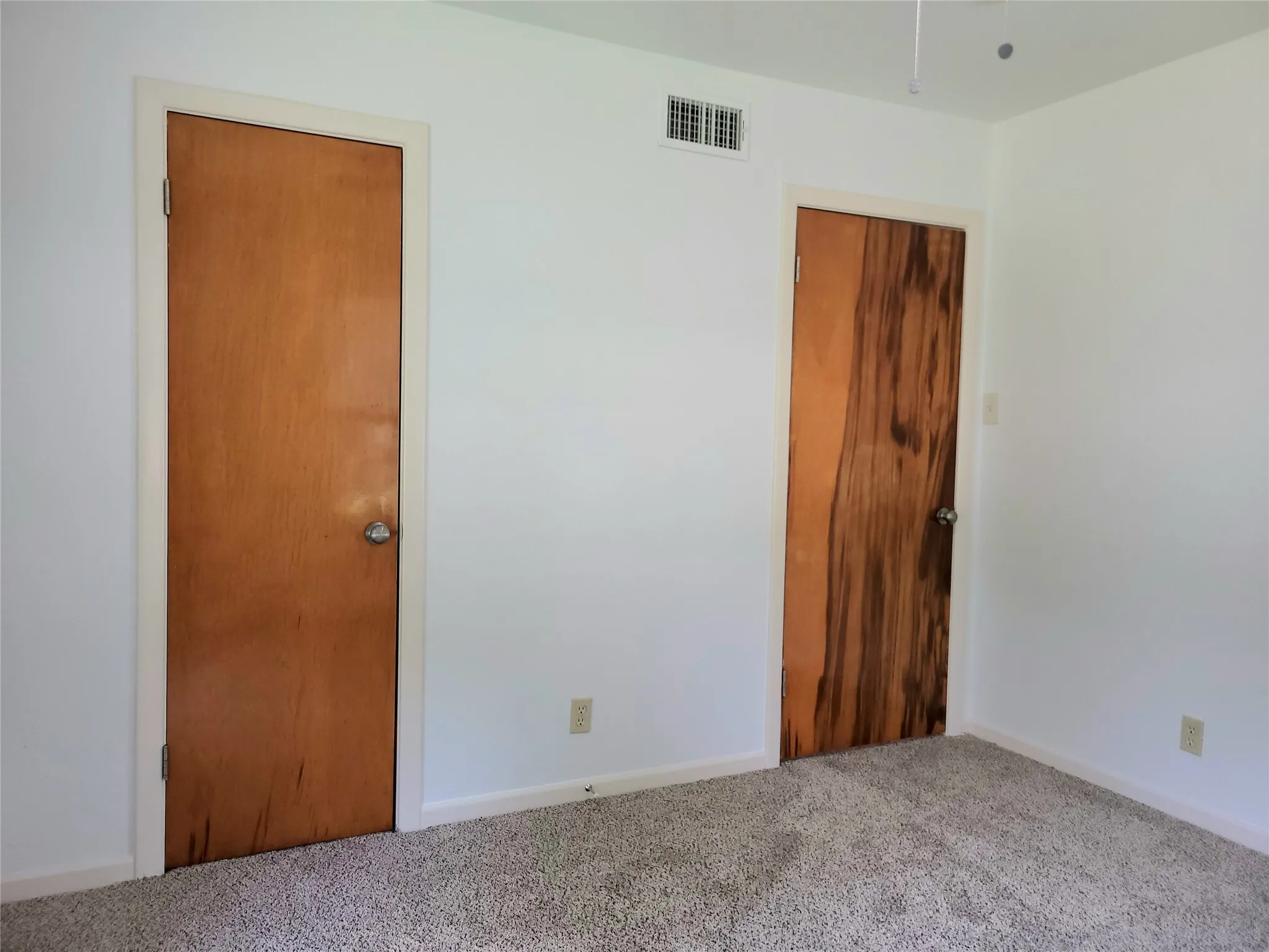 Single Family Residence For Rent in Tarrant County , 503 W Nash Street, Grapevine, Texas 76051, 2 Bedroom, 1 Bathroom, 1 Garage spaces, 792 Sqft, built in 1952, mls#21322558, Real Estate Agent in Grapevine, Homes For Rent in Tarrant county, Homes For Rent in Grapevine, Realtor in Grapevine Texas, Real Estate Brokerage Independent Realty Texas, Luminita Cordes Realtor
