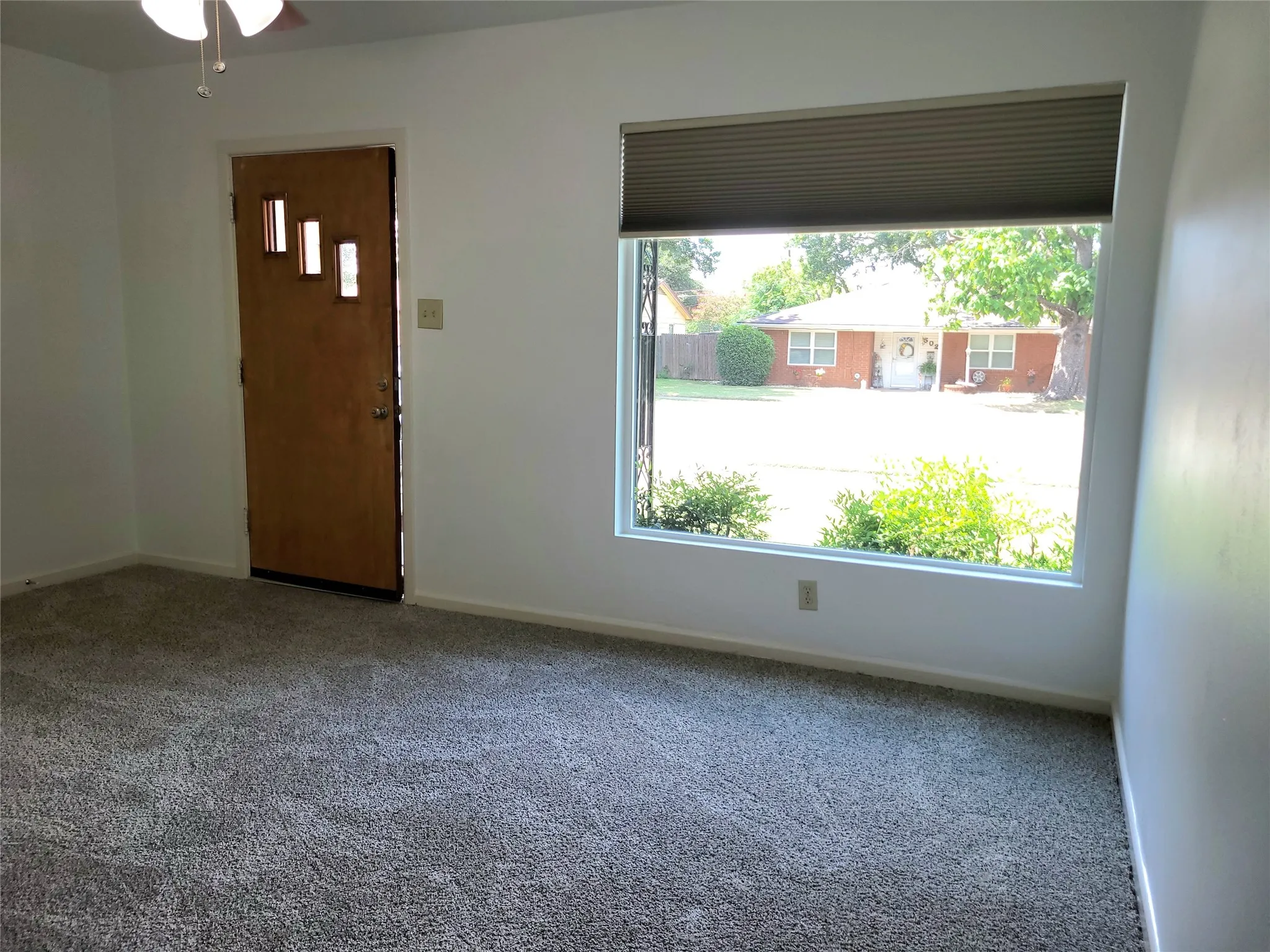Single Family Residence For Rent in Tarrant County , 503 W Nash Street, Grapevine, Texas 76051, 2 Bedroom, 1 Bathroom, 1 Garage spaces, 792 Sqft, built in 1952, mls#21322558, Real Estate Agent in Grapevine, Homes For Rent in Tarrant county, Homes For Rent in Grapevine, Realtor in Grapevine Texas, Real Estate Brokerage Independent Realty Texas, Luminita Cordes Realtor