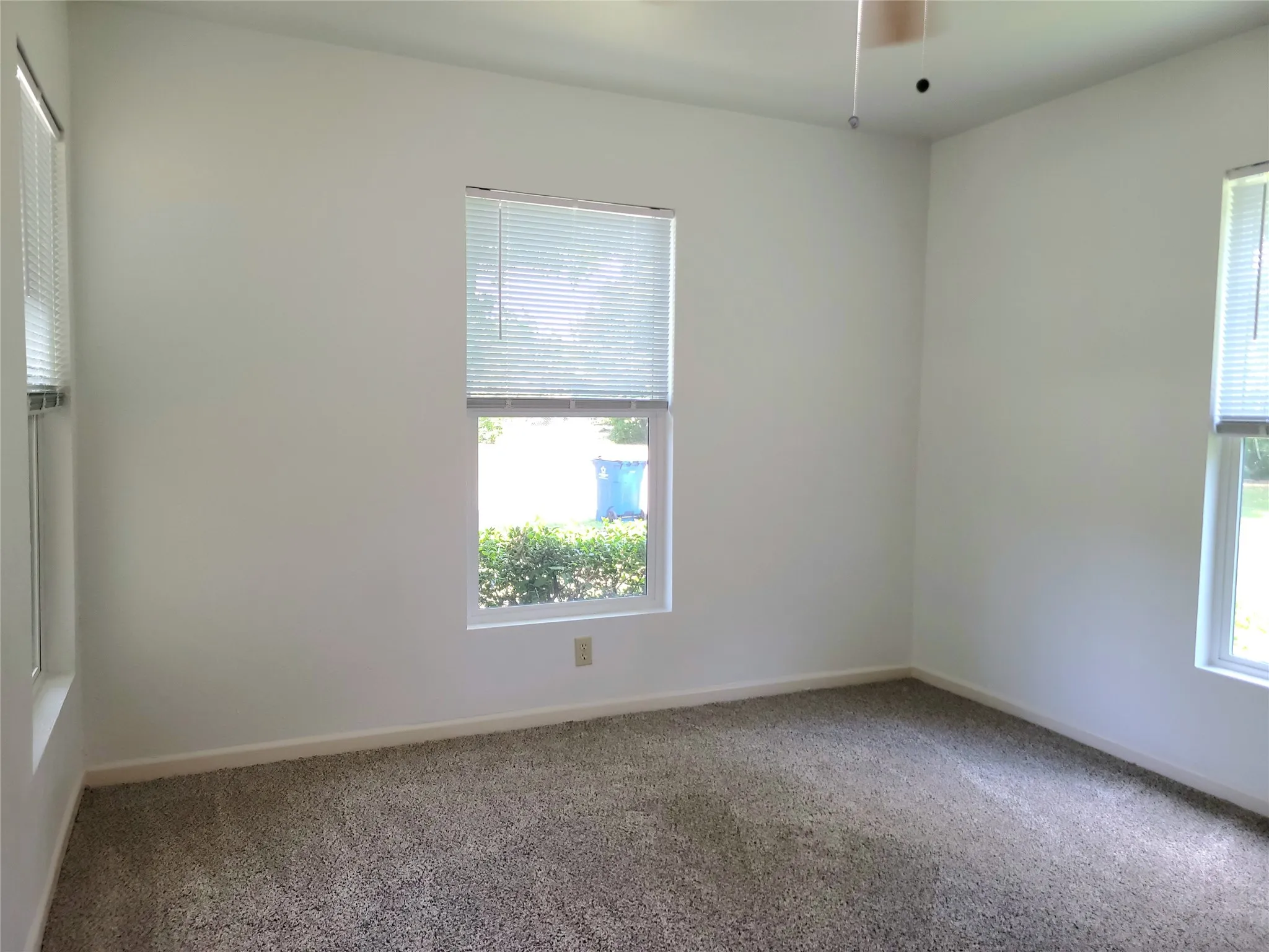 Single Family Residence For Rent in Tarrant County , 503 W Nash Street, Grapevine, Texas 76051, 2 Bedroom, 1 Bathroom, 1 Garage spaces, 792 Sqft, built in 1952, mls#21322558, Real Estate Agent in Grapevine, Homes For Rent in Tarrant county, Homes For Rent in Grapevine, Realtor in Grapevine Texas, Real Estate Brokerage Independent Realty Texas, Luminita Cordes Realtor
