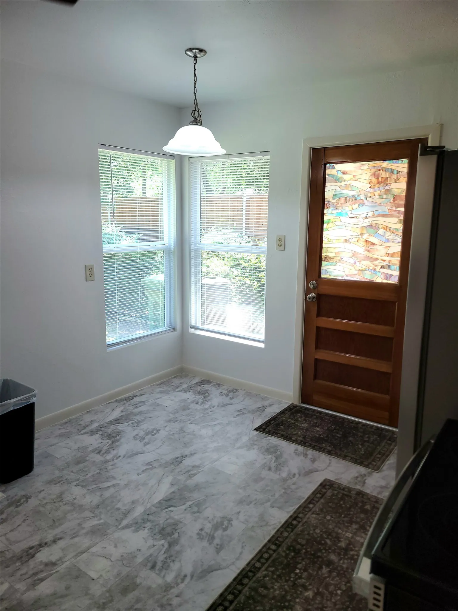 Single Family Residence For Rent in Tarrant County , 503 W Nash Street, Grapevine, Texas 76051, 2 Bedroom, 1 Bathroom, 1 Garage spaces, 792 Sqft, built in 1952, mls#21322558, Real Estate Agent in Grapevine, Homes For Rent in Tarrant county, Homes For Rent in Grapevine, Realtor in Grapevine Texas, Real Estate Brokerage Independent Realty Texas, Luminita Cordes Realtor