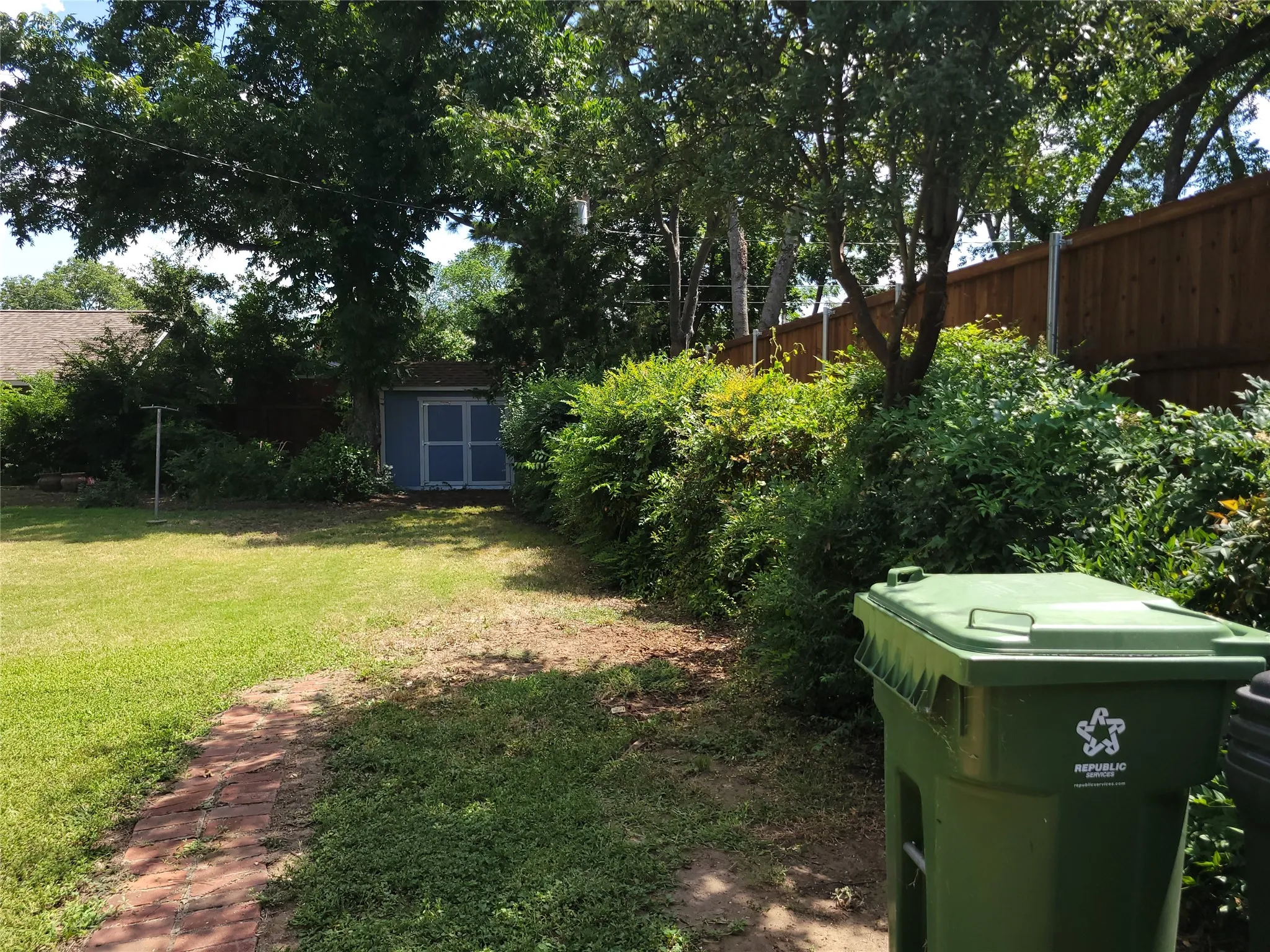 Single Family Residence For Rent in Tarrant County , 503 W Nash Street, Grapevine, Texas 76051, 2 Bedroom, 1 Bathroom, 1 Garage spaces, 792 Sqft, built in 1952, mls#21322558, Real Estate Agent in Grapevine, Homes For Rent in Tarrant county, Homes For Rent in Grapevine, Realtor in Grapevine Texas, Real Estate Brokerage Independent Realty Texas, Luminita Cordes Realtor