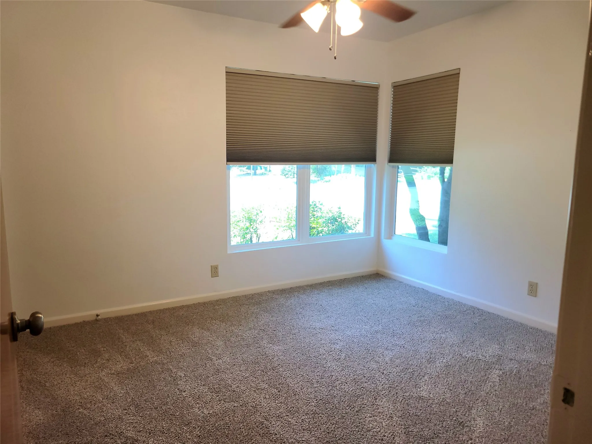 Single Family Residence For Rent in Tarrant County , 503 W Nash Street, Grapevine, Texas 76051, 2 Bedroom, 1 Bathroom, 1 Garage spaces, 792 Sqft, built in 1952, mls#21322558, Real Estate Agent in Grapevine, Homes For Rent in Tarrant county, Homes For Rent in Grapevine, Realtor in Grapevine Texas, Real Estate Brokerage Independent Realty Texas, Luminita Cordes Realtor