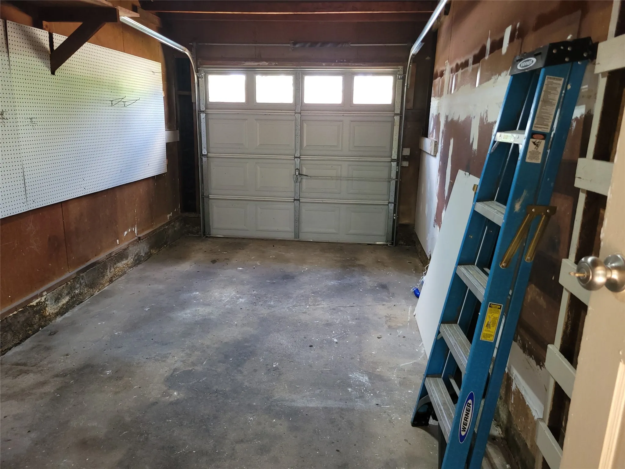Single Family Residence For Rent in Tarrant County , 503 W Nash Street, Grapevine, Texas 76051, 2 Bedroom, 1 Bathroom, 1 Garage spaces, 792 Sqft, built in 1952, mls#21322558, Real Estate Agent in Grapevine, Homes For Rent in Tarrant county, Homes For Rent in Grapevine, Realtor in Grapevine Texas, Real Estate Brokerage Independent Realty Texas, Luminita Cordes Realtor