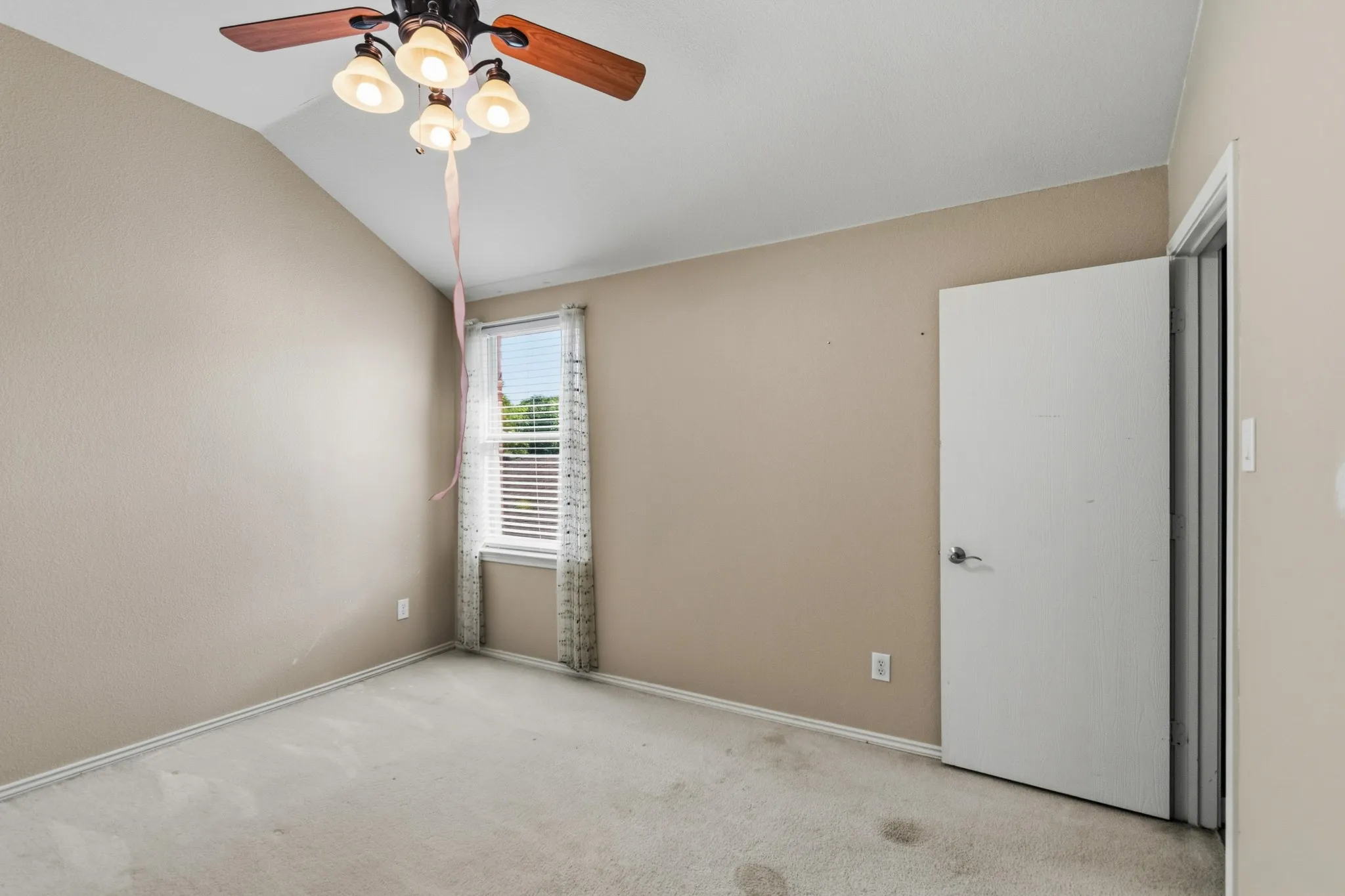 Single Family Residence For Sale in Collin County , 2217 Eisenhower Drive, Mc Kinney, Texas 75071, 4 Bedroom, 3 Bathroom, 2 Garage spaces, 2,696 Sqft, built in 2004, mls#21320374, Real Estate Agent in Mc Kinney, Homes For Sale in Collin county, Homes For Sale in Mc Kinney, Realtor in Mc Kinney Texas, Real Estate Brokerage Independent Realty Texas, Luminita Cordes Realtor