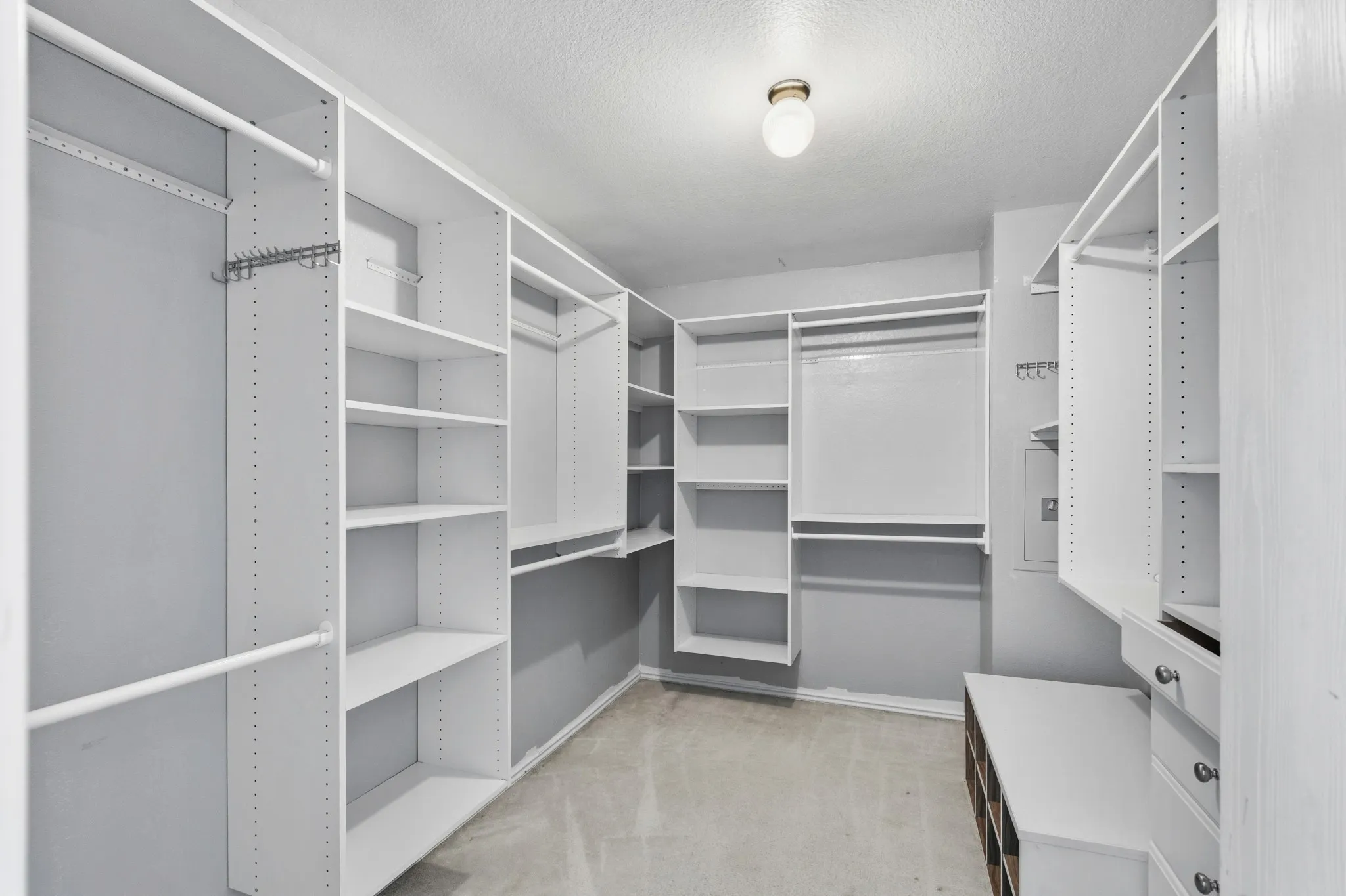 Single Family Residence For Sale in Collin County , 2217 Eisenhower Drive, Mc Kinney, Texas 75071, 4 Bedroom, 3 Bathroom, 2 Garage spaces, 2,696 Sqft, built in 2004, mls#21320374, Real Estate Agent in Mc Kinney, Homes For Sale in Collin county, Homes For Sale in Mc Kinney, Realtor in Mc Kinney Texas, Real Estate Brokerage Independent Realty Texas, Luminita Cordes Realtor