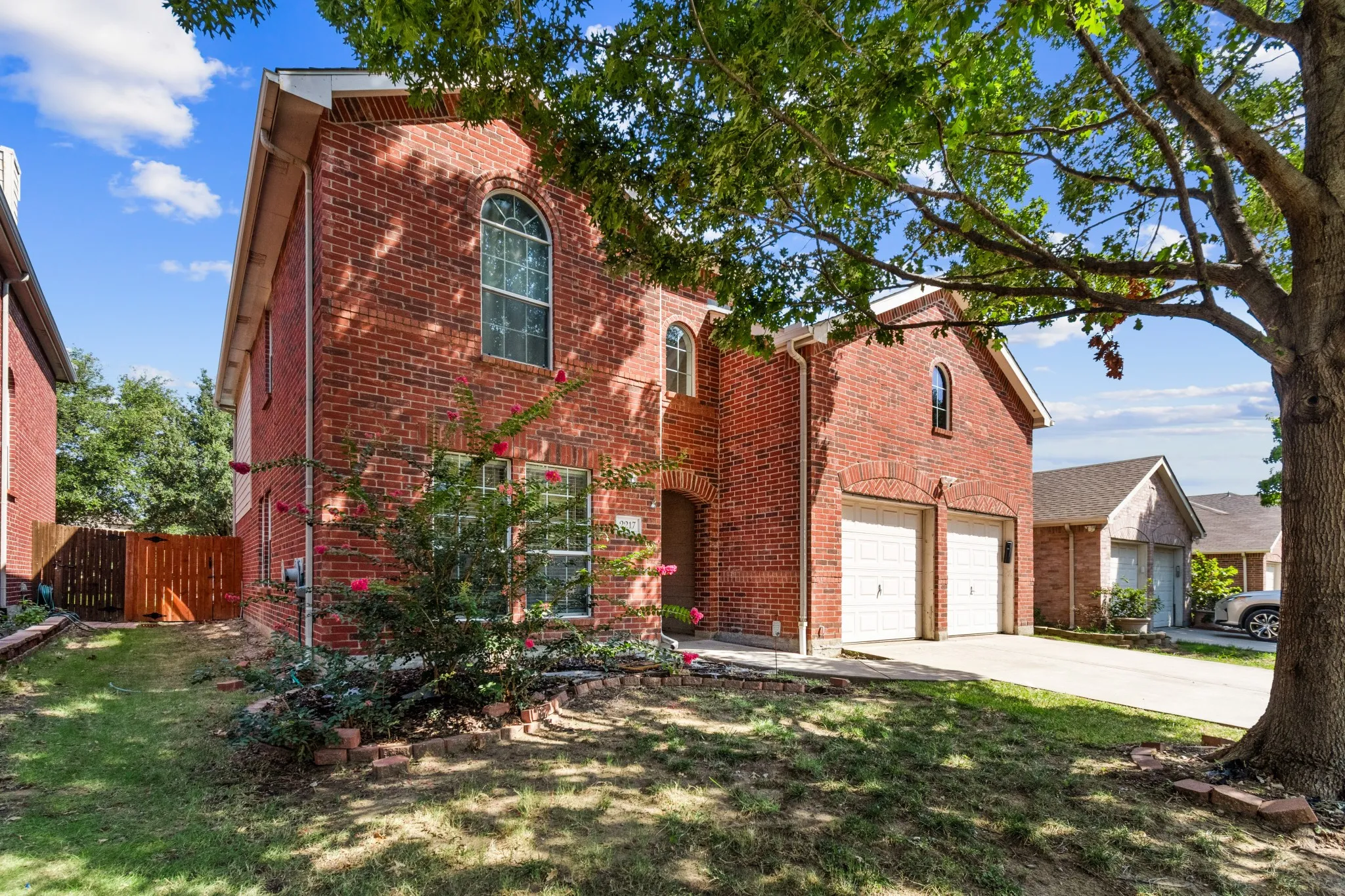 Single Family Residence For Sale in Collin County , 2217 Eisenhower Drive, Mc Kinney, Texas 75071, 4 Bedroom, 3 Bathroom, 2 Garage spaces, 2,696 Sqft, built in 2004, mls#21320374, Real Estate Agent in Mc Kinney, Homes For Sale in Collin county, Homes For Sale in Mc Kinney, Realtor in Mc Kinney Texas, Real Estate Brokerage Independent Realty Texas, Luminita Cordes Realtor