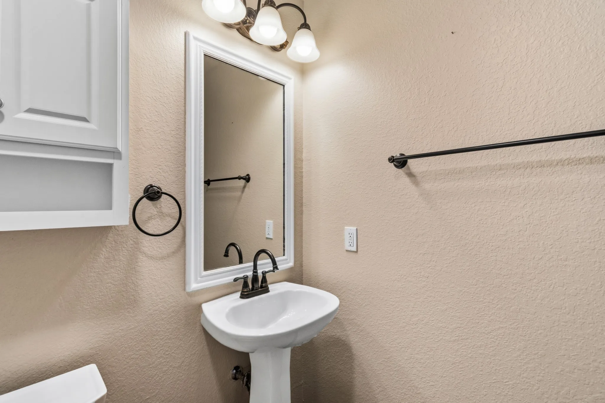 Single Family Residence For Sale in Collin County , 2217 Eisenhower Drive, Mc Kinney, Texas 75071, 4 Bedroom, 3 Bathroom, 2 Garage spaces, 2,696 Sqft, built in 2004, mls#21320374, Real Estate Agent in Mc Kinney, Homes For Sale in Collin county, Homes For Sale in Mc Kinney, Realtor in Mc Kinney Texas, Real Estate Brokerage Independent Realty Texas, Luminita Cordes Realtor