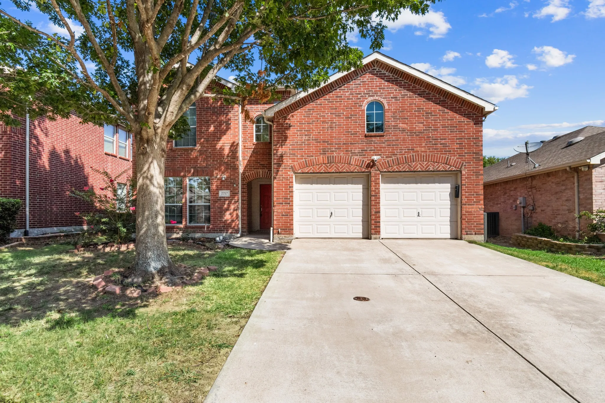 Single Family Residence For Sale in Collin County , 2217 Eisenhower Drive, Mc Kinney, Texas 75071, 4 Bedroom, 3 Bathroom, 2 Garage spaces, 2,696 Sqft, built in 2004, mls#21320374, Real Estate Agent in Mc Kinney, Homes For Sale in Collin county, Homes For Sale in Mc Kinney, Realtor in Mc Kinney Texas, Real Estate Brokerage Independent Realty Texas, Luminita Cordes Realtor