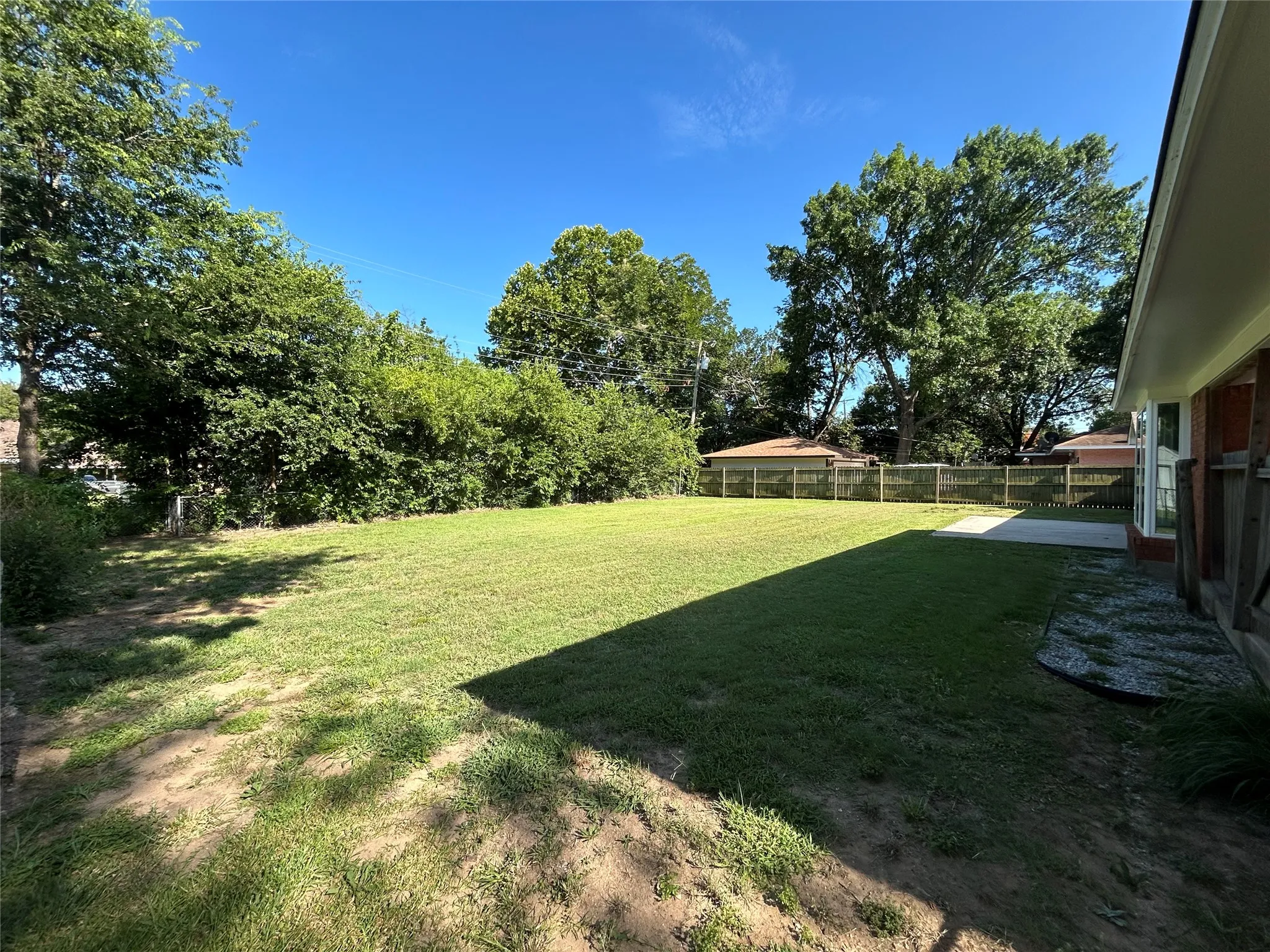 Huge Yard Fully Fenced