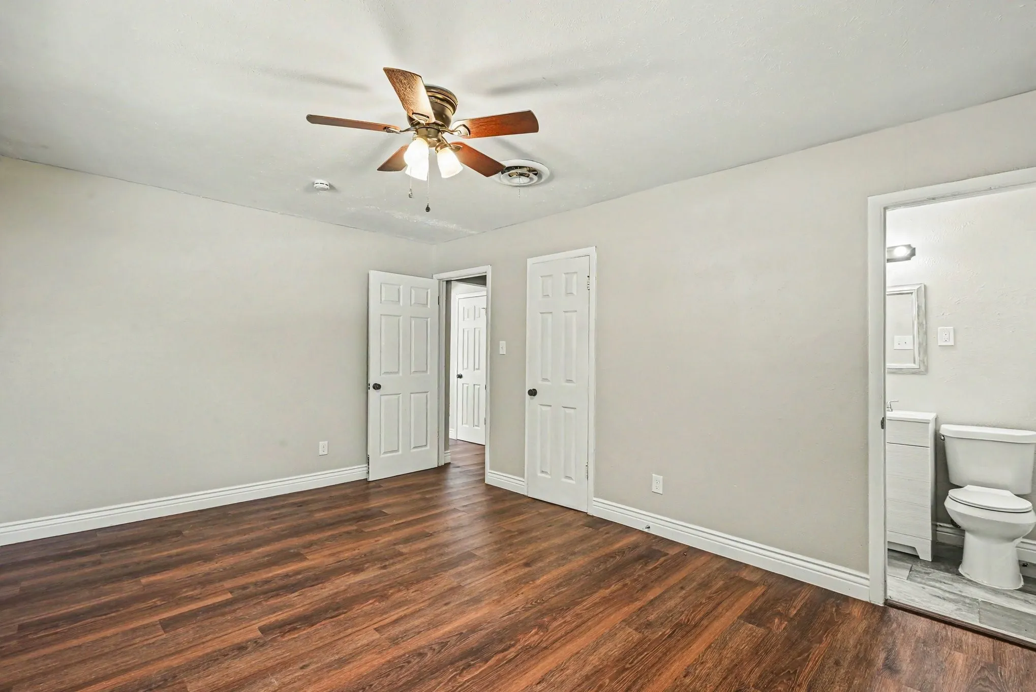 Single Family Residence For Sale in Tarrant County , 5237 Greene Avenue, Fort Worth, Texas 76133, 3 Bedroom, 2 Bathroom, 2 Garage spaces, 1,506 Sqft, built in 1959, mls#21316700, Real Estate Agent in Fort Worth, Homes For Sale in Tarrant county, Homes For Sale in Fort Worth, Realtor in Fort Worth Texas, Real Estate Brokerage Independent Realty Texas, Luminita Cordes Realtor