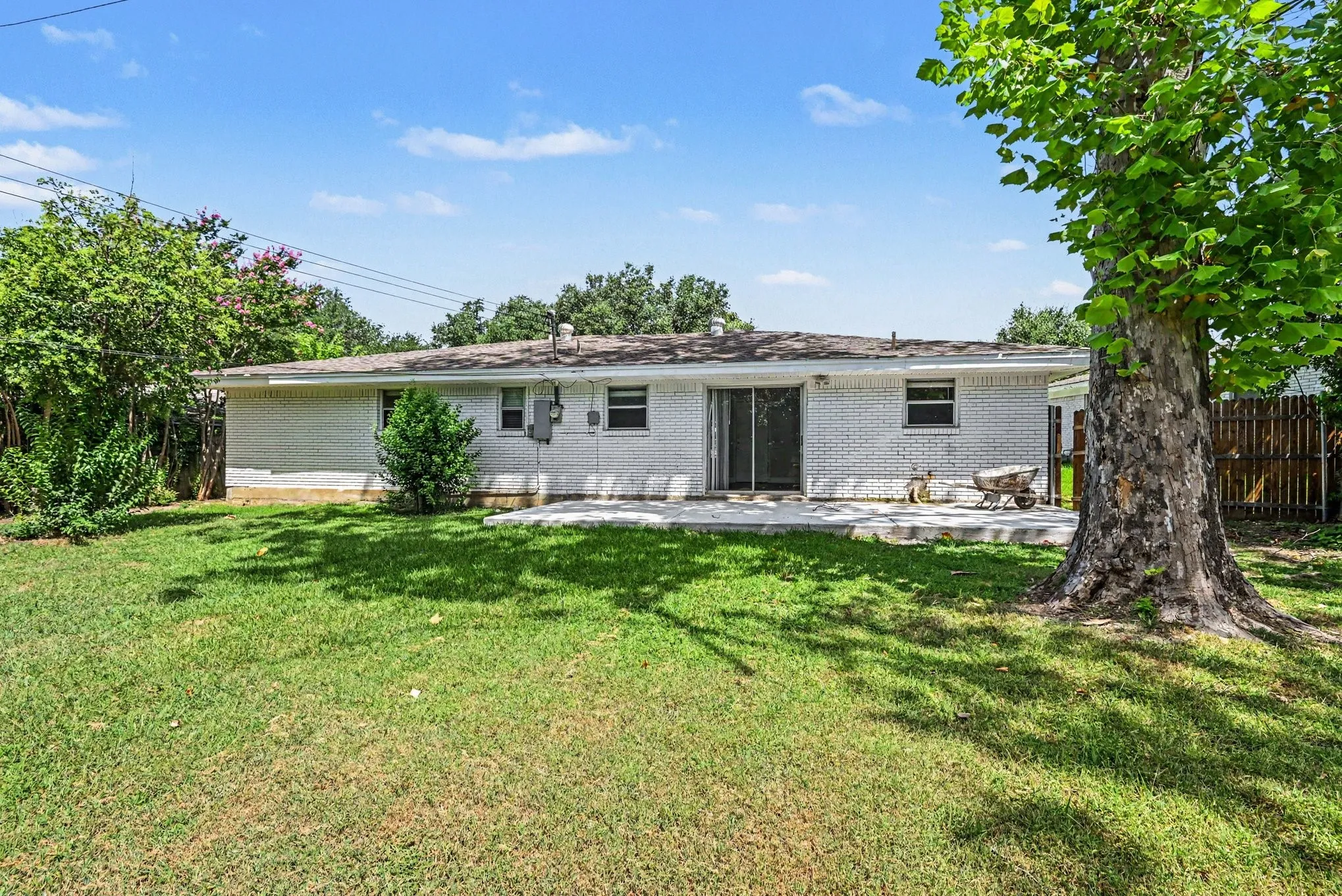 Single Family Residence For Sale in Tarrant County , 5237 Greene Avenue, Fort Worth, Texas 76133, 3 Bedroom, 2 Bathroom, 2 Garage spaces, 1,506 Sqft, built in 1959, mls#21316700, Real Estate Agent in Fort Worth, Homes For Sale in Tarrant county, Homes For Sale in Fort Worth, Realtor in Fort Worth Texas, Real Estate Brokerage Independent Realty Texas, Luminita Cordes Realtor