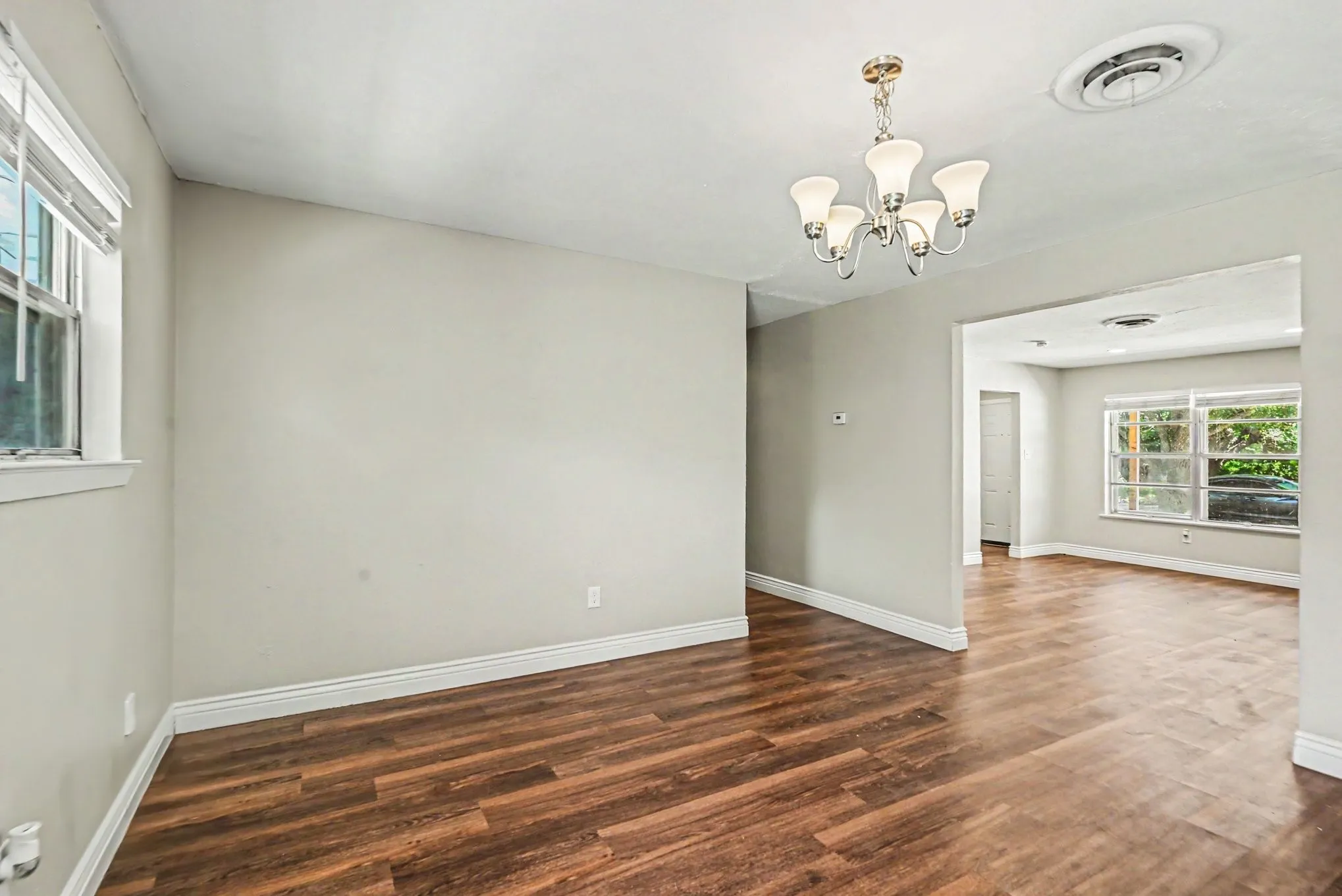 Single Family Residence For Sale in Tarrant County , 5237 Greene Avenue, Fort Worth, Texas 76133, 3 Bedroom, 2 Bathroom, 2 Garage spaces, 1,506 Sqft, built in 1959, mls#21316700, Real Estate Agent in Fort Worth, Homes For Sale in Tarrant county, Homes For Sale in Fort Worth, Realtor in Fort Worth Texas, Real Estate Brokerage Independent Realty Texas, Luminita Cordes Realtor