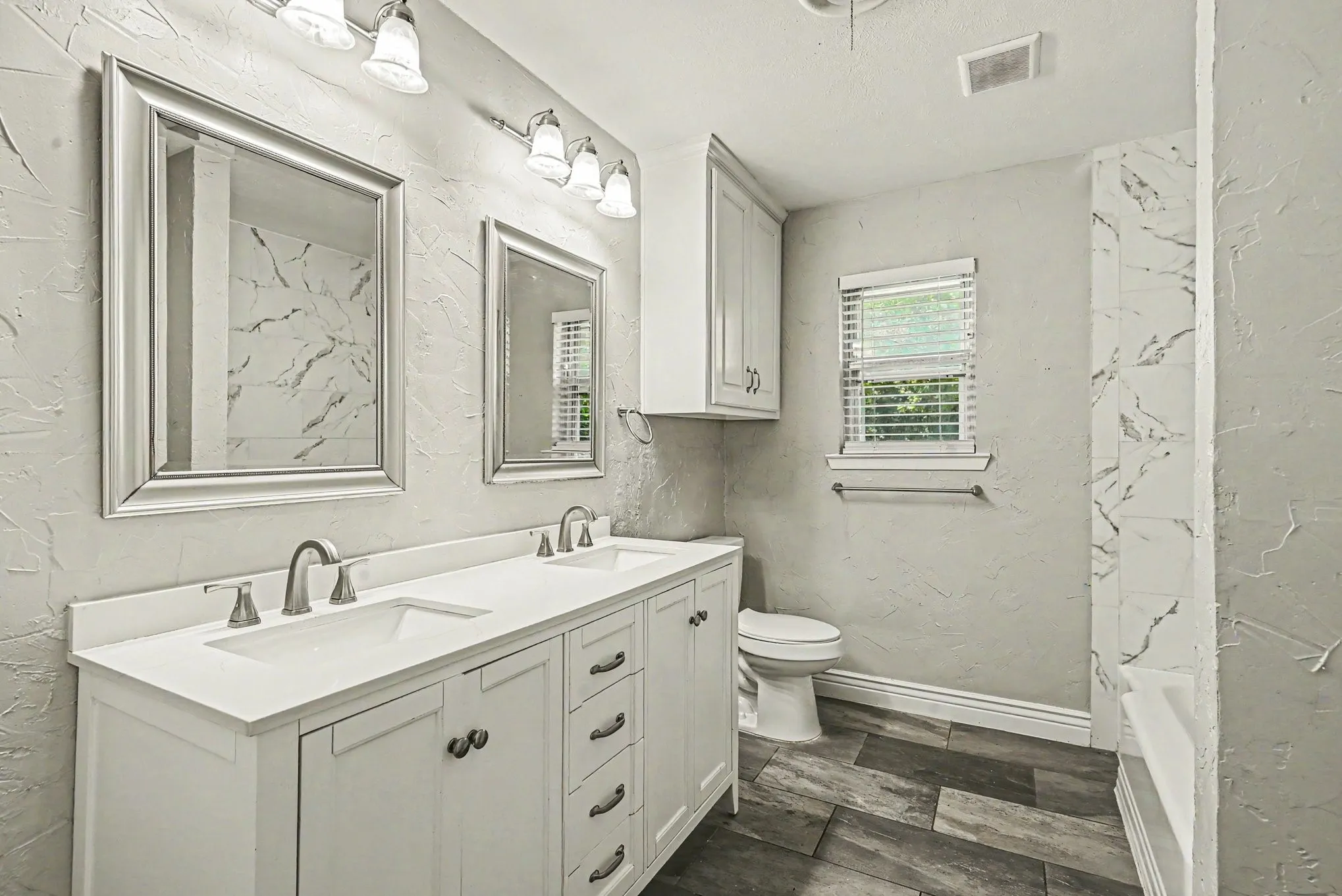 Single Family Residence For Sale in Tarrant County , 5237 Greene Avenue, Fort Worth, Texas 76133, 3 Bedroom, 2 Bathroom, 2 Garage spaces, 1,506 Sqft, built in 1959, mls#21316700, Real Estate Agent in Fort Worth, Homes For Sale in Tarrant county, Homes For Sale in Fort Worth, Realtor in Fort Worth Texas, Real Estate Brokerage Independent Realty Texas, Luminita Cordes Realtor