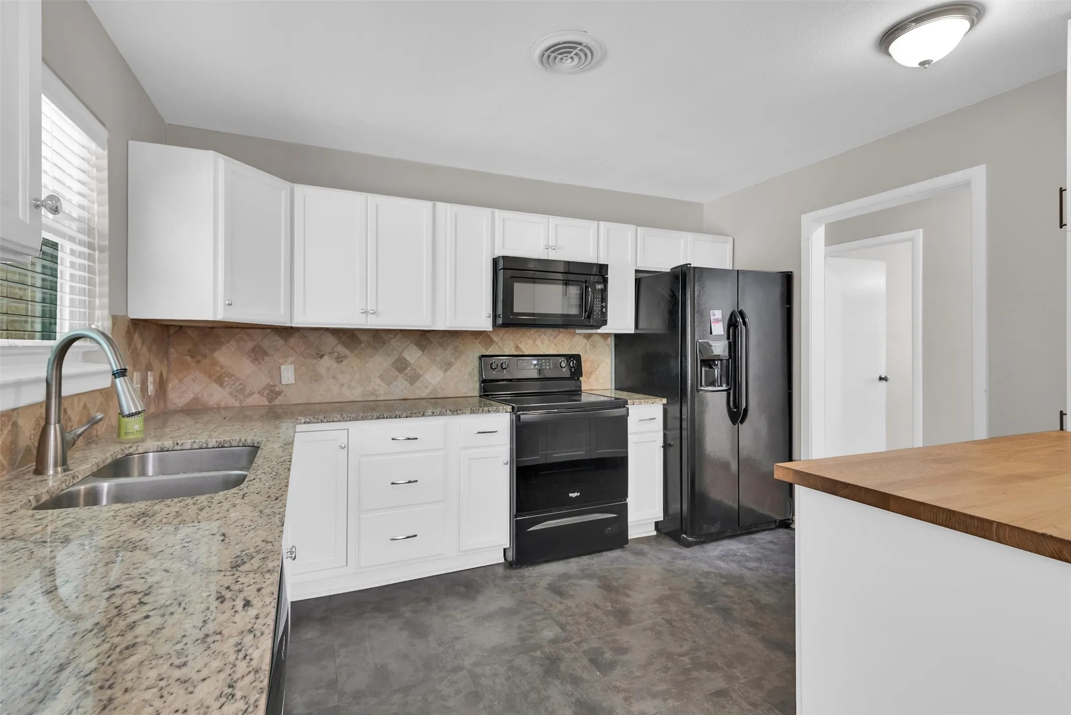 Single Family Residence For Sale in Dallas County , 2209 Costa Mesa Drive, Dallas, Texas 75228, 3 Bedroom, 1 Bathroom, 1 Garage spaces, 1,256 Sqft, built in 1955, mls#21321929, Real Estate Agent in Dallas, Homes For Sale in Dallas county, Homes For Sale in Dallas, Realtor in Dallas Texas, Real Estate Brokerage Independent Realty Texas, Luminita Cordes Realtor
