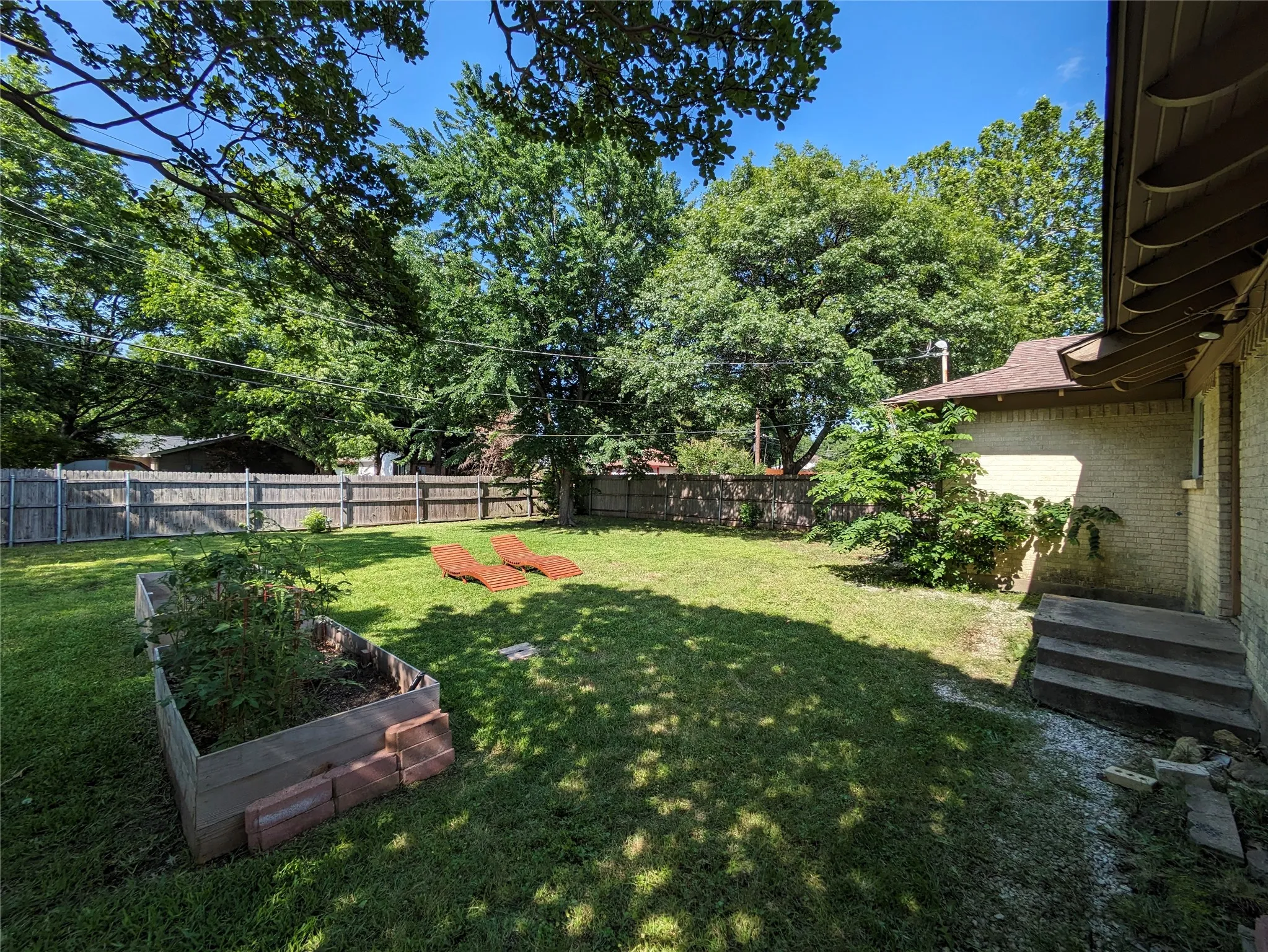 Single Family Residence For Sale in Dallas County , 2209 Costa Mesa Drive, Dallas, Texas 75228, 3 Bedroom, 1 Bathroom, 1 Garage spaces, 1,256 Sqft, built in 1955, mls#21321929, Real Estate Agent in Dallas, Homes For Sale in Dallas county, Homes For Sale in Dallas, Realtor in Dallas Texas, Real Estate Brokerage Independent Realty Texas, Luminita Cordes Realtor