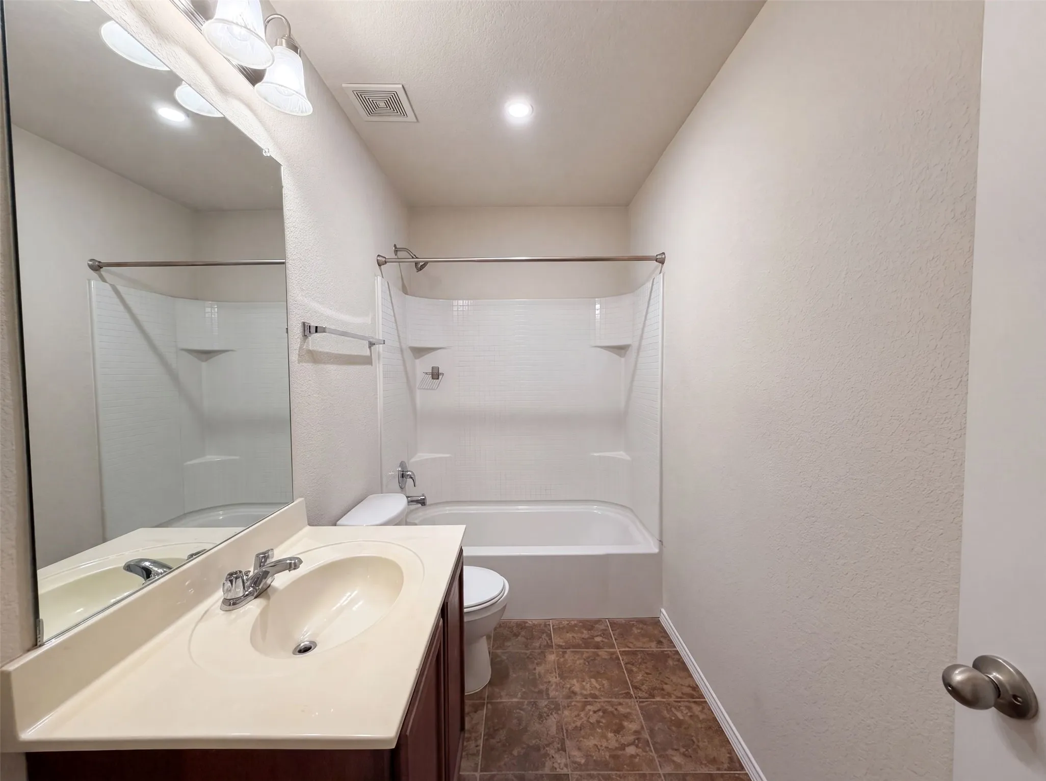 Single Family Residence For Sale in Denton County , 9165 Blackstone Drive, Providence Village, Texas 76227, 3 Bedroom, 3 Bathroom, 2 Garage spaces, 2,600 Sqft, built in 2015, mls#21322603, Real Estate Agent in Providence Village, Homes For Sale in Denton county, Homes For Sale in Providence Village, Realtor in Providence Village Texas, Real Estate Brokerage Independent Realty Texas, Luminita Cordes Realtor