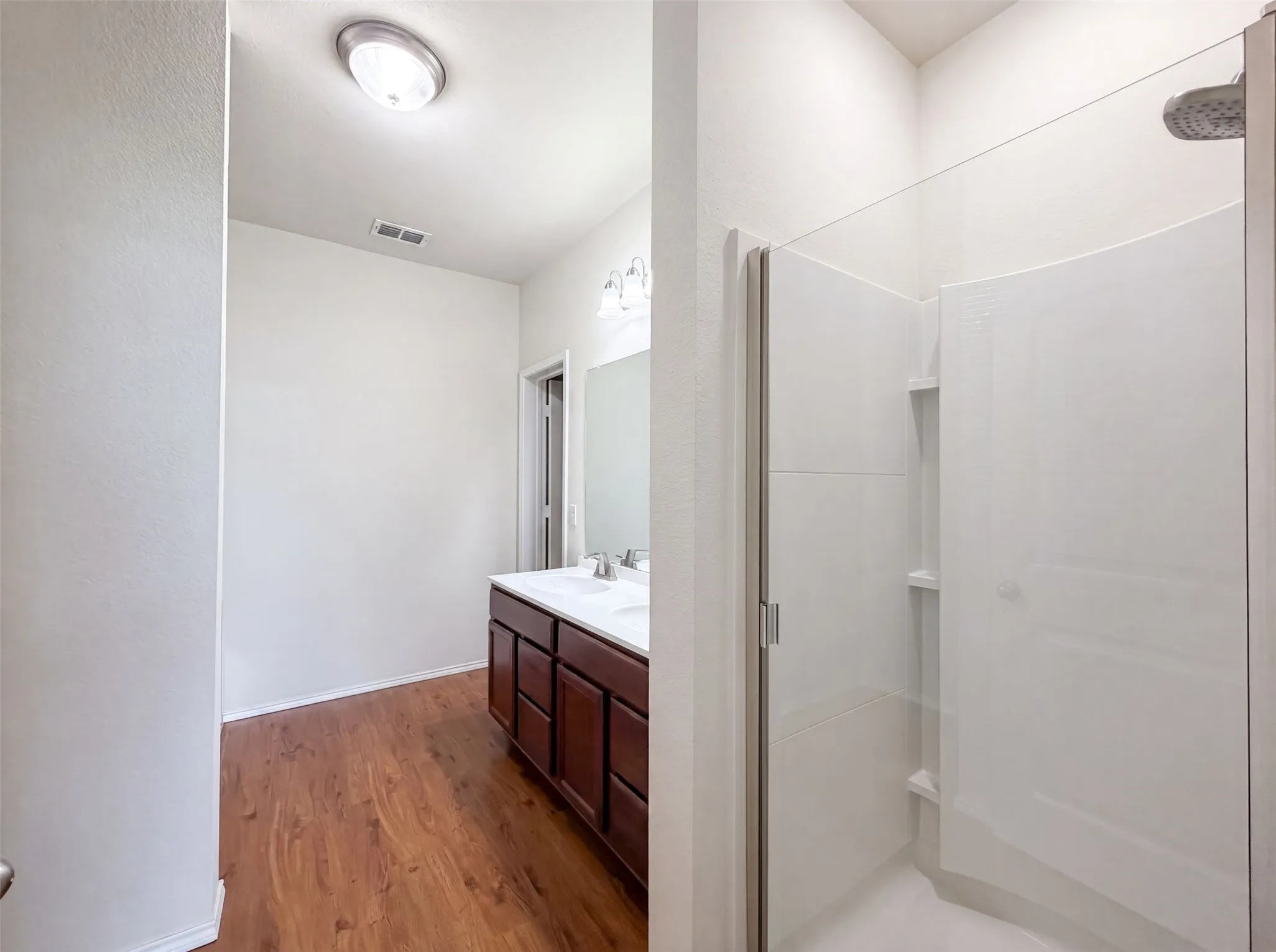 Single Family Residence For Sale in Denton County , 9165 Blackstone Drive, Providence Village, Texas 76227, 3 Bedroom, 3 Bathroom, 2 Garage spaces, 2,600 Sqft, built in 2015, mls#21322603, Real Estate Agent in Providence Village, Homes For Sale in Denton county, Homes For Sale in Providence Village, Realtor in Providence Village Texas, Real Estate Brokerage Independent Realty Texas, Luminita Cordes Realtor
