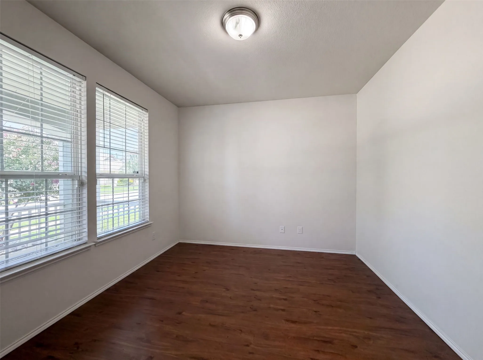 Single Family Residence For Sale in Denton County , 9165 Blackstone Drive, Providence Village, Texas 76227, 3 Bedroom, 3 Bathroom, 2 Garage spaces, 2,600 Sqft, built in 2015, mls#21322603, Real Estate Agent in Providence Village, Homes For Sale in Denton county, Homes For Sale in Providence Village, Realtor in Providence Village Texas, Real Estate Brokerage Independent Realty Texas, Luminita Cordes Realtor