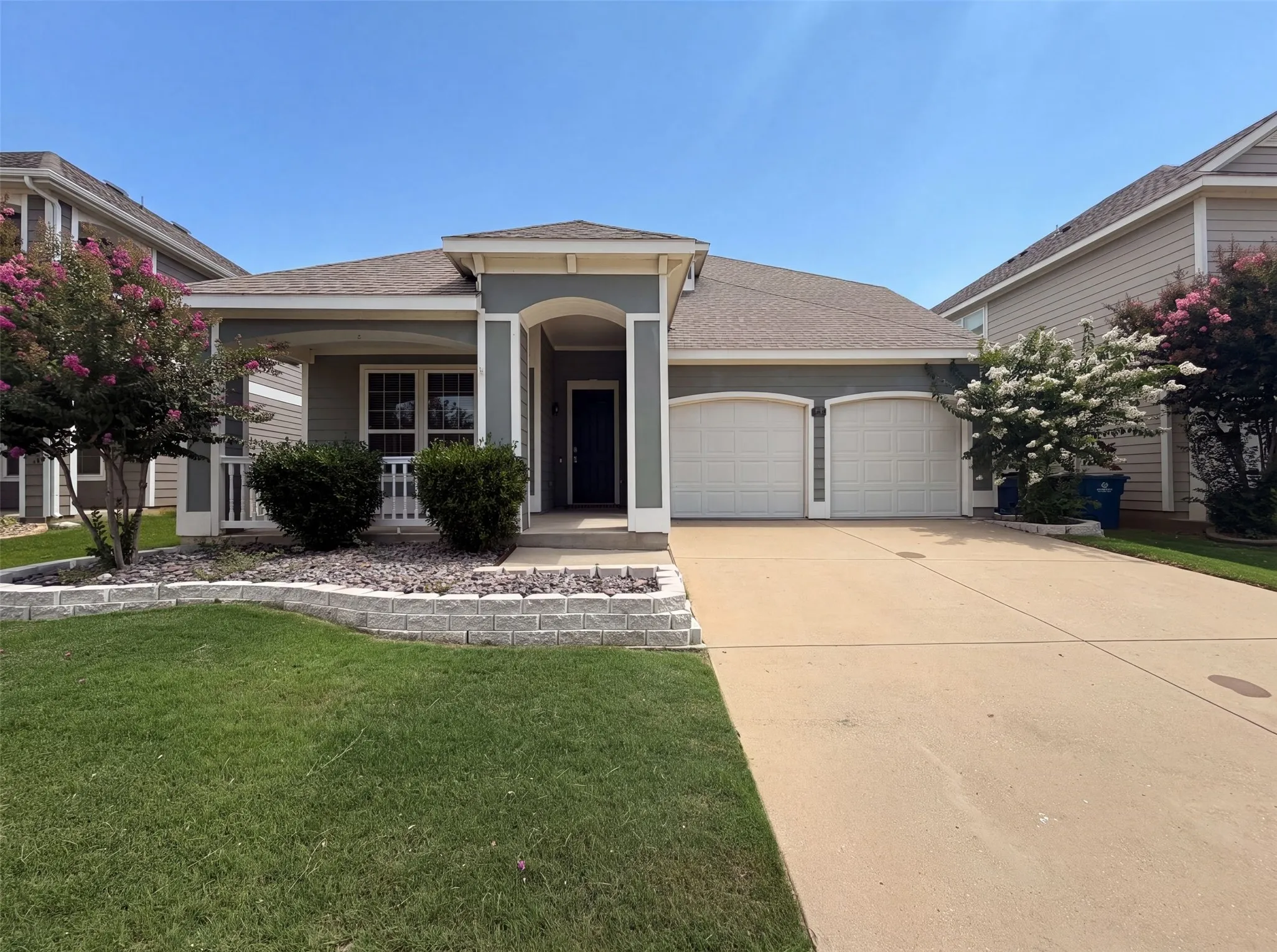 Single Family Residence For Sale in Denton County , 9165 Blackstone Drive, Providence Village, Texas 76227, 3 Bedroom, 3 Bathroom, 2 Garage spaces, 2,600 Sqft, built in 2015, mls#21322603, Real Estate Agent in Providence Village, Homes For Sale in Denton county, Homes For Sale in Providence Village, Realtor in Providence Village Texas, Real Estate Brokerage Independent Realty Texas, Luminita Cordes Realtor