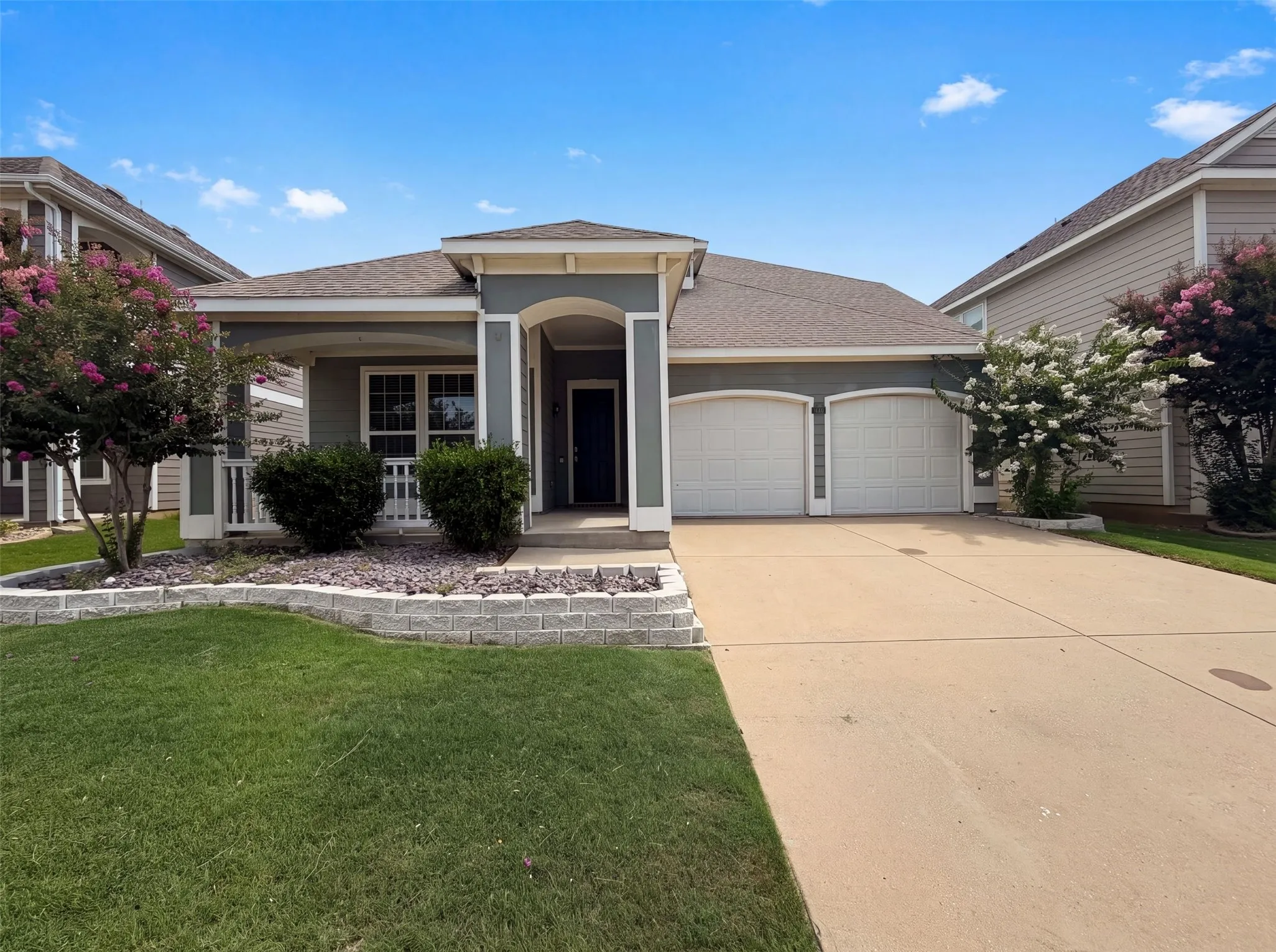 Single Family Residence For Sale in Denton County , 9165 Blackstone Drive, Providence Village, Texas 76227, 3 Bedroom, 3 Bathroom, 2 Garage spaces, 2,600 Sqft, built in 2015, mls#21322603, Real Estate Agent in Providence Village, Homes For Sale in Denton county, Homes For Sale in Providence Village, Realtor in Providence Village Texas, Real Estate Brokerage Independent Realty Texas, Luminita Cordes Realtor