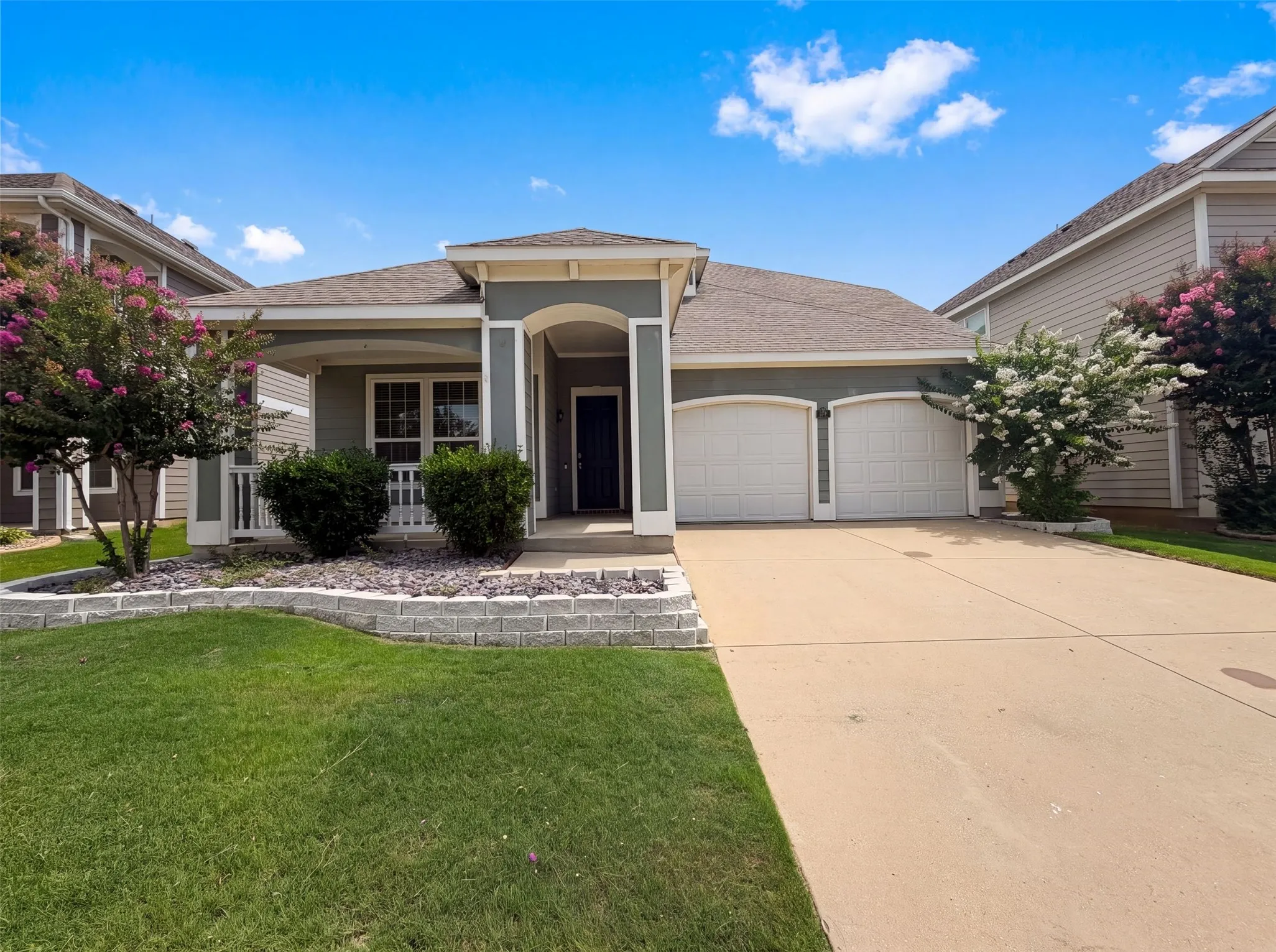 Single Family Residence For Sale in Denton County , 9165 Blackstone Drive, Providence Village, Texas 76227, 3 Bedroom, 3 Bathroom, 2 Garage spaces, 2,600 Sqft, built in 2015, mls#21322603, Real Estate Agent in Providence Village, Homes For Sale in Denton county, Homes For Sale in Providence Village, Realtor in Providence Village Texas, Real Estate Brokerage Independent Realty Texas, Luminita Cordes Realtor