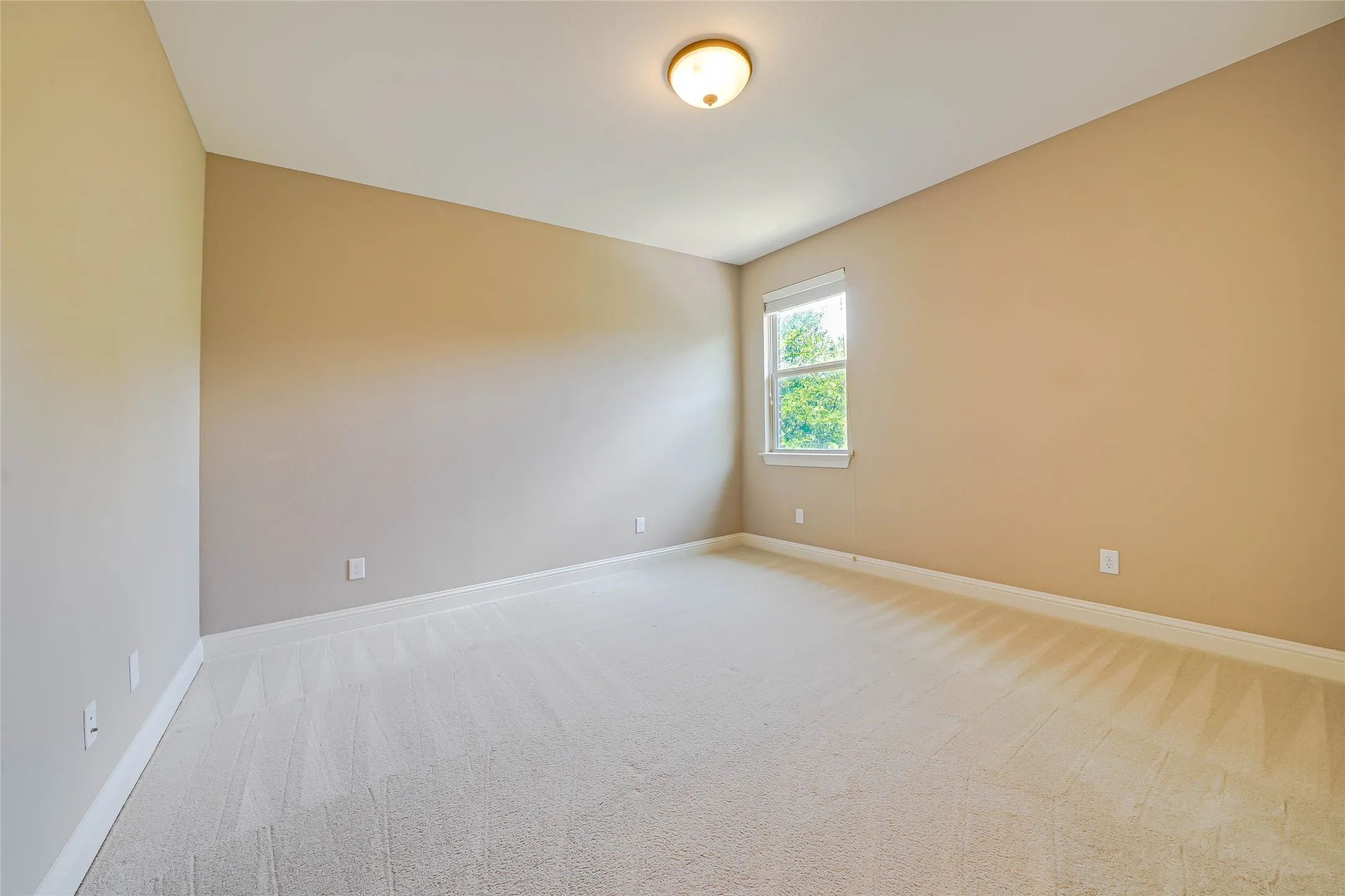 Single Family Residence For Sale in Tarrant County , 2213 Cotswold Valley Court, Southlake, Texas 76092, 5 Bedroom, 5 Bathroom, 2 Garage spaces, 3,797 Sqft, built in 2014, mls#21315991, Real Estate Agent in Southlake, Homes For Sale in Tarrant county, Homes For Sale in Southlake, Realtor in Southlake Texas, Real Estate Brokerage Independent Realty Texas, Luminita Cordes Realtor