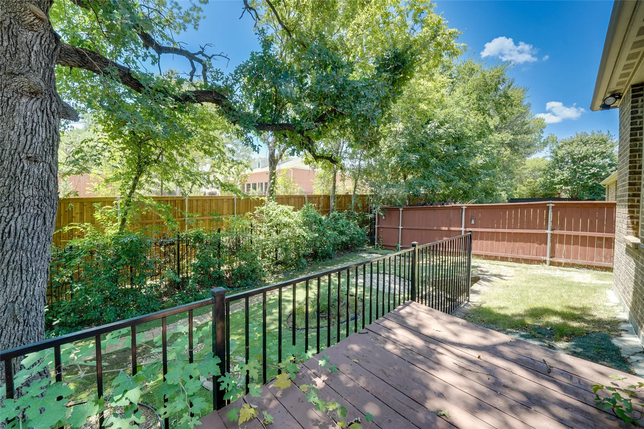 Single Family Residence For Sale in Tarrant County , 2213 Cotswold Valley Court, Southlake, Texas 76092, 5 Bedroom, 5 Bathroom, 2 Garage spaces, 3,797 Sqft, built in 2014, mls#21315991, Real Estate Agent in Southlake, Homes For Sale in Tarrant county, Homes For Sale in Southlake, Realtor in Southlake Texas, Real Estate Brokerage Independent Realty Texas, Luminita Cordes Realtor