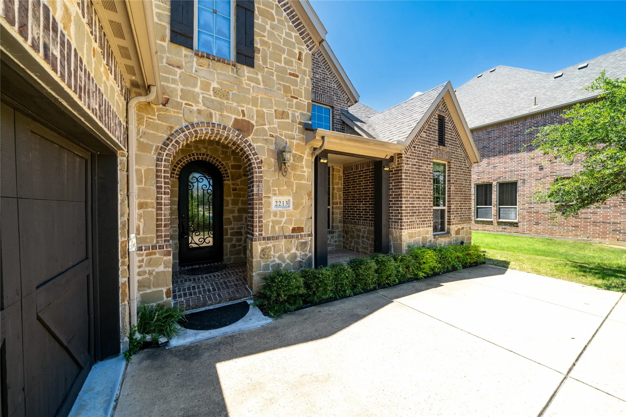 Single Family Residence For Sale in Tarrant County , 2213 Cotswold Valley Court, Southlake, Texas 76092, 5 Bedroom, 5 Bathroom, 2 Garage spaces, 3,797 Sqft, built in 2014, mls#21315991, Real Estate Agent in Southlake, Homes For Sale in Tarrant county, Homes For Sale in Southlake, Realtor in Southlake Texas, Real Estate Brokerage Independent Realty Texas, Luminita Cordes Realtor
