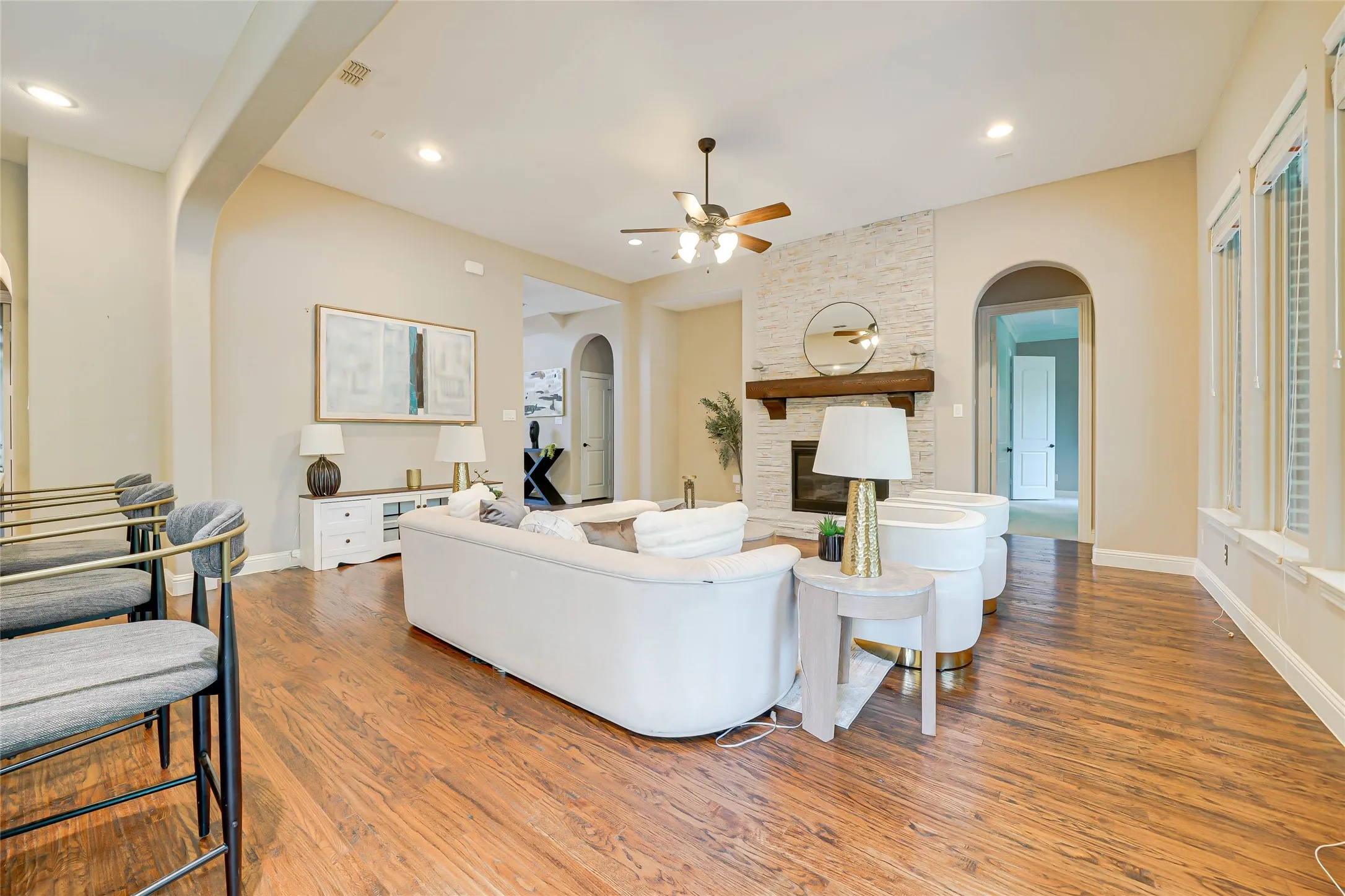 Single Family Residence For Sale in Tarrant County , 2213 Cotswold Valley Court, Southlake, Texas 76092, 5 Bedroom, 5 Bathroom, 2 Garage spaces, 3,797 Sqft, built in 2014, mls#21315991, Real Estate Agent in Southlake, Homes For Sale in Tarrant county, Homes For Sale in Southlake, Realtor in Southlake Texas, Real Estate Brokerage Independent Realty Texas, Luminita Cordes Realtor