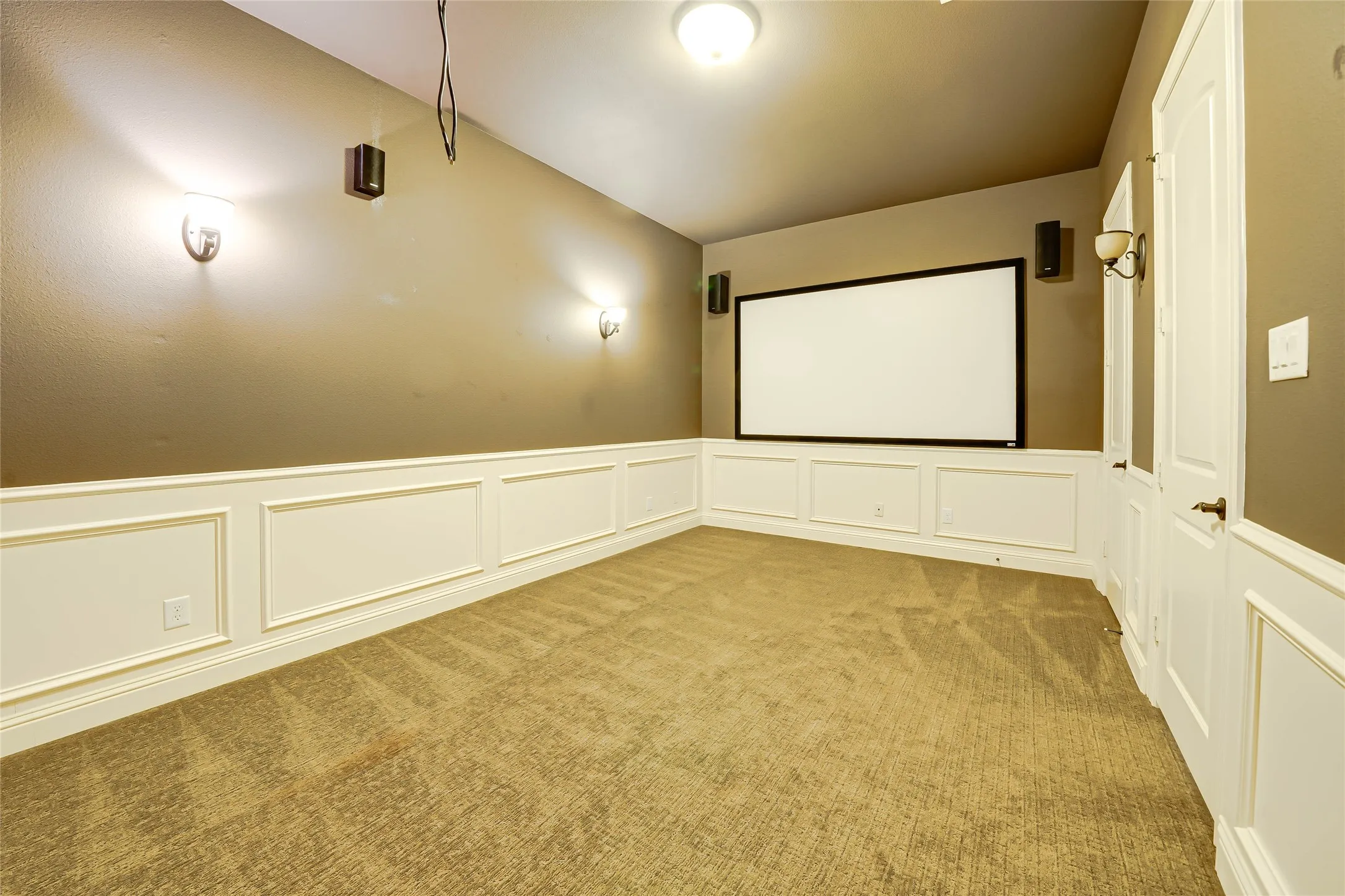 Single Family Residence For Sale in Tarrant County , 2213 Cotswold Valley Court, Southlake, Texas 76092, 5 Bedroom, 5 Bathroom, 2 Garage spaces, 3,797 Sqft, built in 2014, mls#21315991, Real Estate Agent in Southlake, Homes For Sale in Tarrant county, Homes For Sale in Southlake, Realtor in Southlake Texas, Real Estate Brokerage Independent Realty Texas, Luminita Cordes Realtor