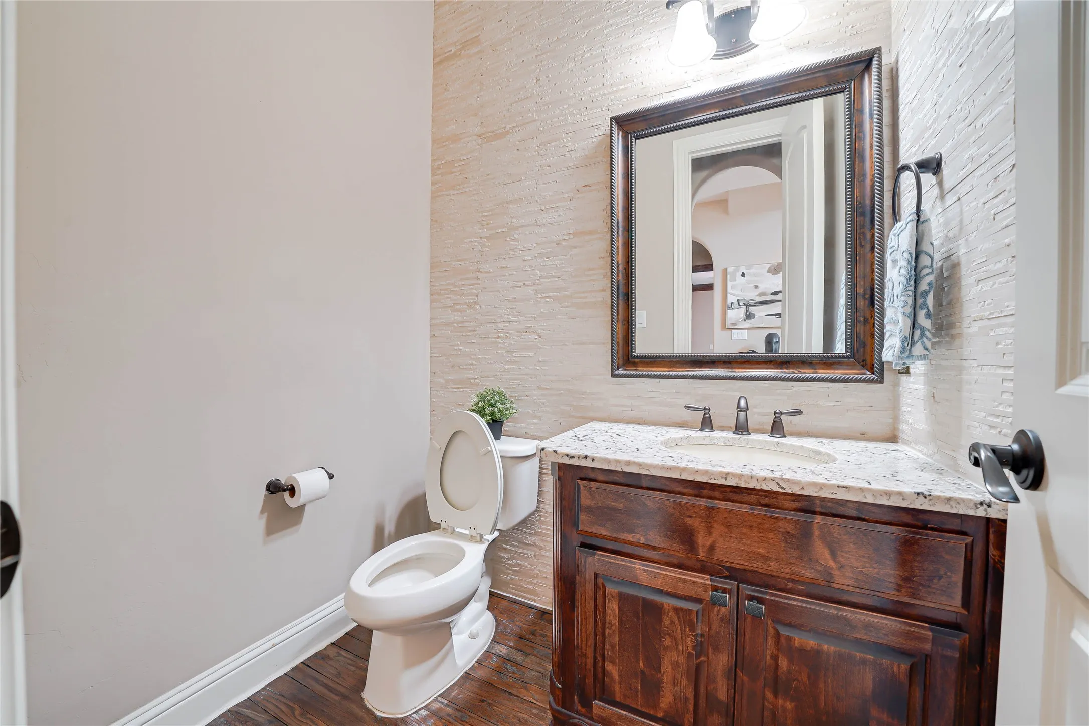 Single Family Residence For Sale in Tarrant County , 2213 Cotswold Valley Court, Southlake, Texas 76092, 5 Bedroom, 5 Bathroom, 2 Garage spaces, 3,797 Sqft, built in 2014, mls#21315991, Real Estate Agent in Southlake, Homes For Sale in Tarrant county, Homes For Sale in Southlake, Realtor in Southlake Texas, Real Estate Brokerage Independent Realty Texas, Luminita Cordes Realtor