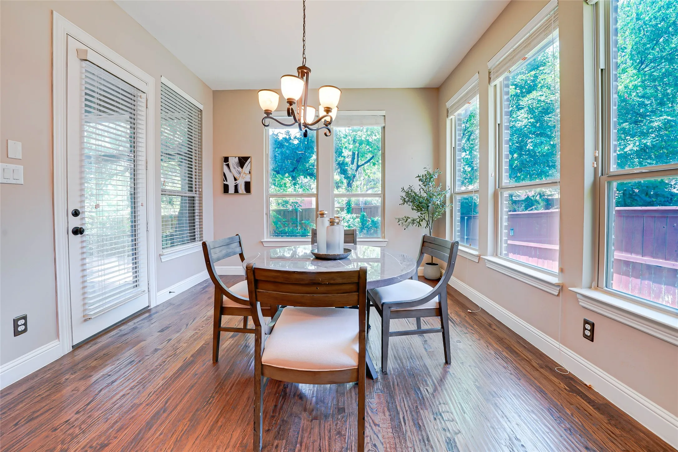 Single Family Residence For Sale in Tarrant County , 2213 Cotswold Valley Court, Southlake, Texas 76092, 5 Bedroom, 5 Bathroom, 2 Garage spaces, 3,797 Sqft, built in 2014, mls#21315991, Real Estate Agent in Southlake, Homes For Sale in Tarrant county, Homes For Sale in Southlake, Realtor in Southlake Texas, Real Estate Brokerage Independent Realty Texas, Luminita Cordes Realtor