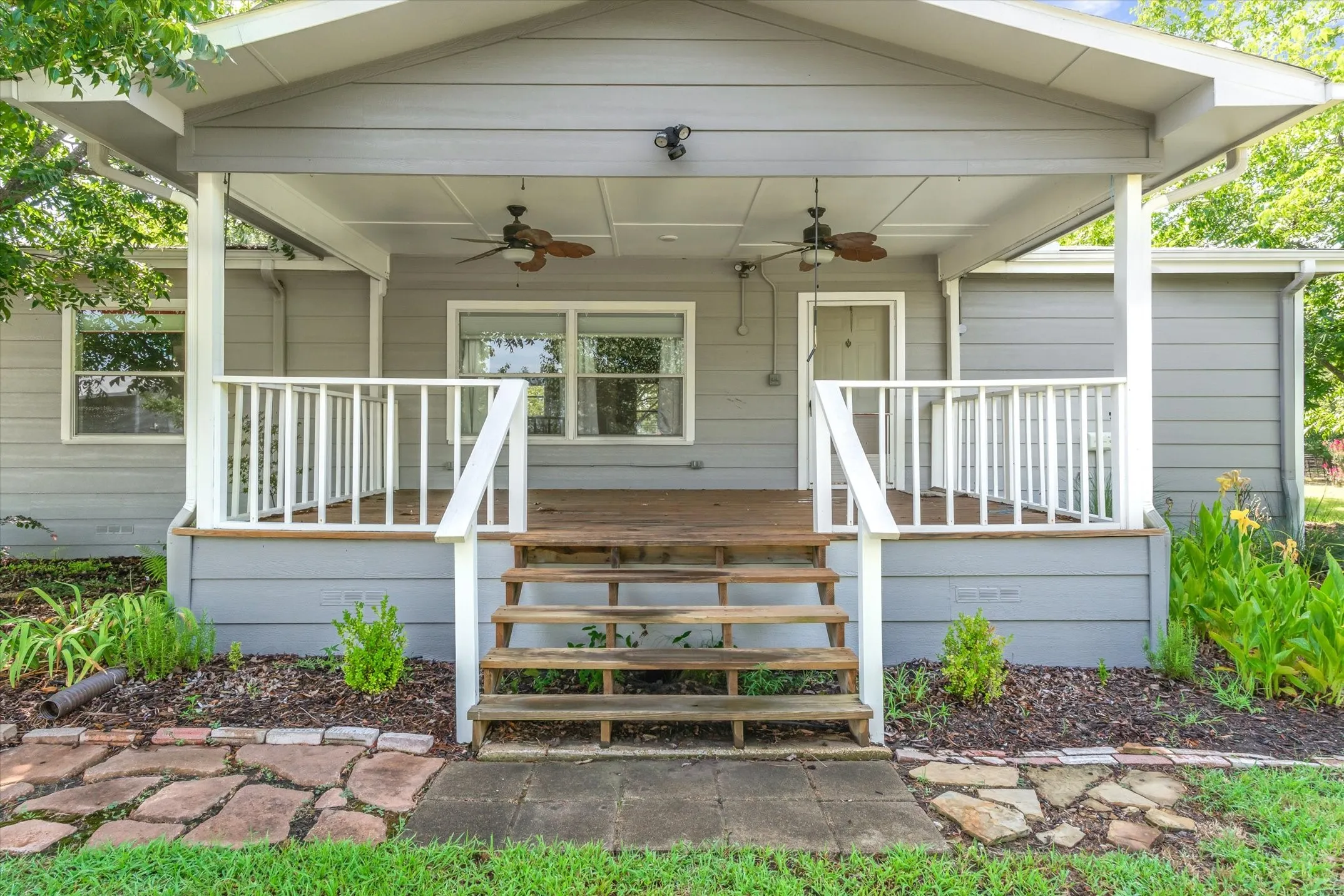 Mobile Home For Sale in Rockwall County , 567 Poetry Road, Royse City, Texas 75189, 4 Bedroom, 3 Bathroom, Garage spaces, 2,280 Sqft, built in 2000, mls#21320048, Real Estate Agent in Royse City, Homes For Sale in Rockwall county, Homes For Sale in Royse City, Realtor in Royse City Texas, Real Estate Brokerage Independent Realty Texas, Luminita Cordes Realtor