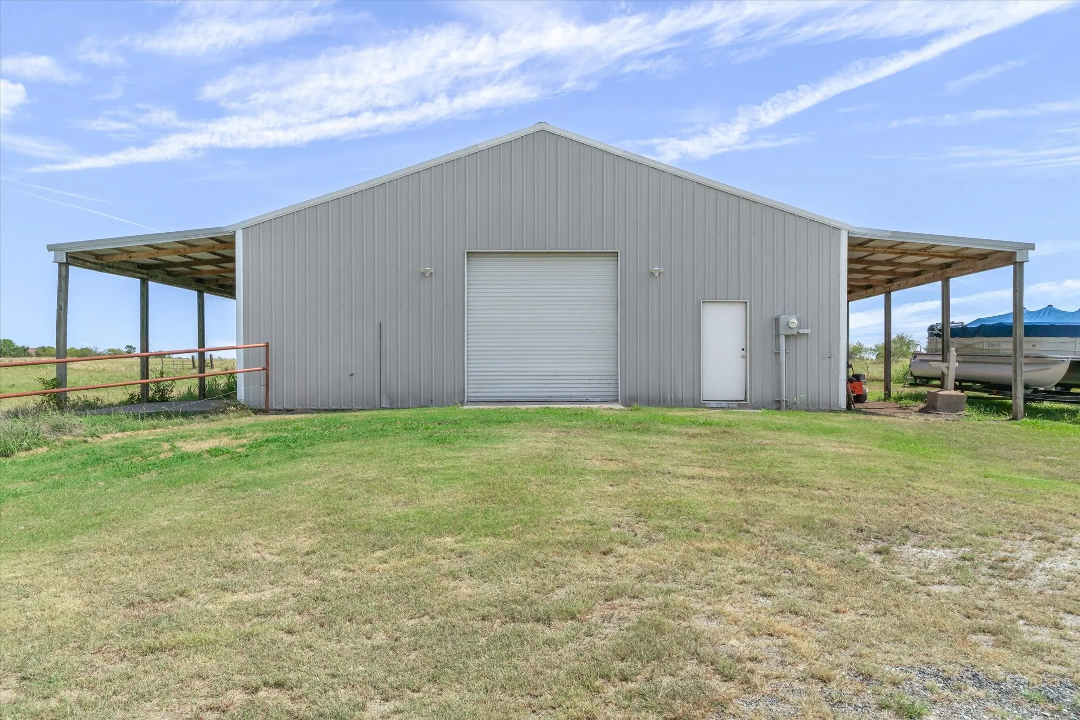 Mobile Home For Sale in Rockwall County , 567 Poetry Road, Royse City, Texas 75189, 4 Bedroom, 3 Bathroom, Garage spaces, 2,280 Sqft, built in 2000, mls#21320048, Real Estate Agent in Royse City, Homes For Sale in Rockwall county, Homes For Sale in Royse City, Realtor in Royse City Texas, Real Estate Brokerage Independent Realty Texas, Luminita Cordes Realtor