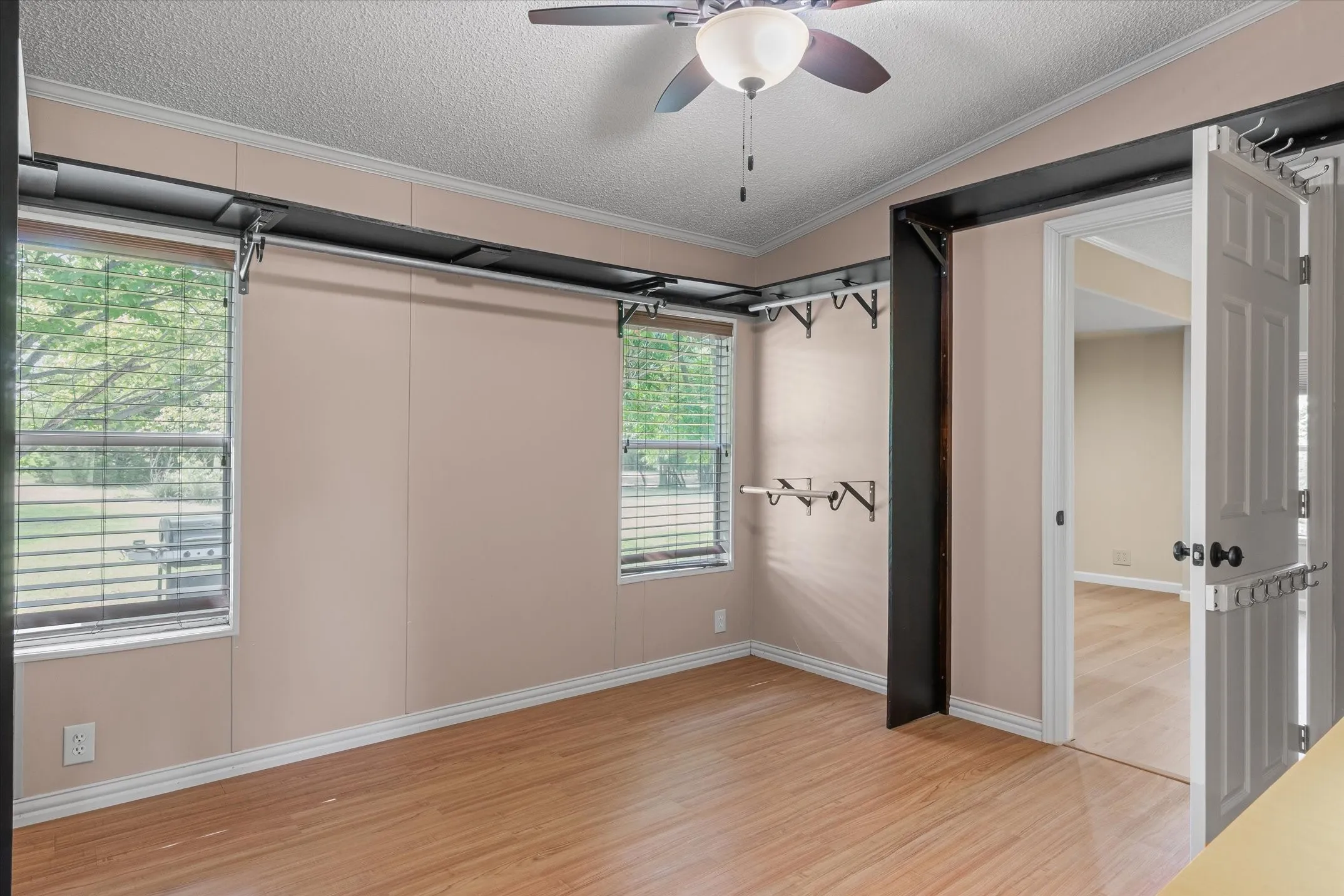 Mobile Home For Sale in Rockwall County , 567 Poetry Road, Royse City, Texas 75189, 4 Bedroom, 3 Bathroom, Garage spaces, 2,280 Sqft, built in 2000, mls#21320048, Real Estate Agent in Royse City, Homes For Sale in Rockwall county, Homes For Sale in Royse City, Realtor in Royse City Texas, Real Estate Brokerage Independent Realty Texas, Luminita Cordes Realtor