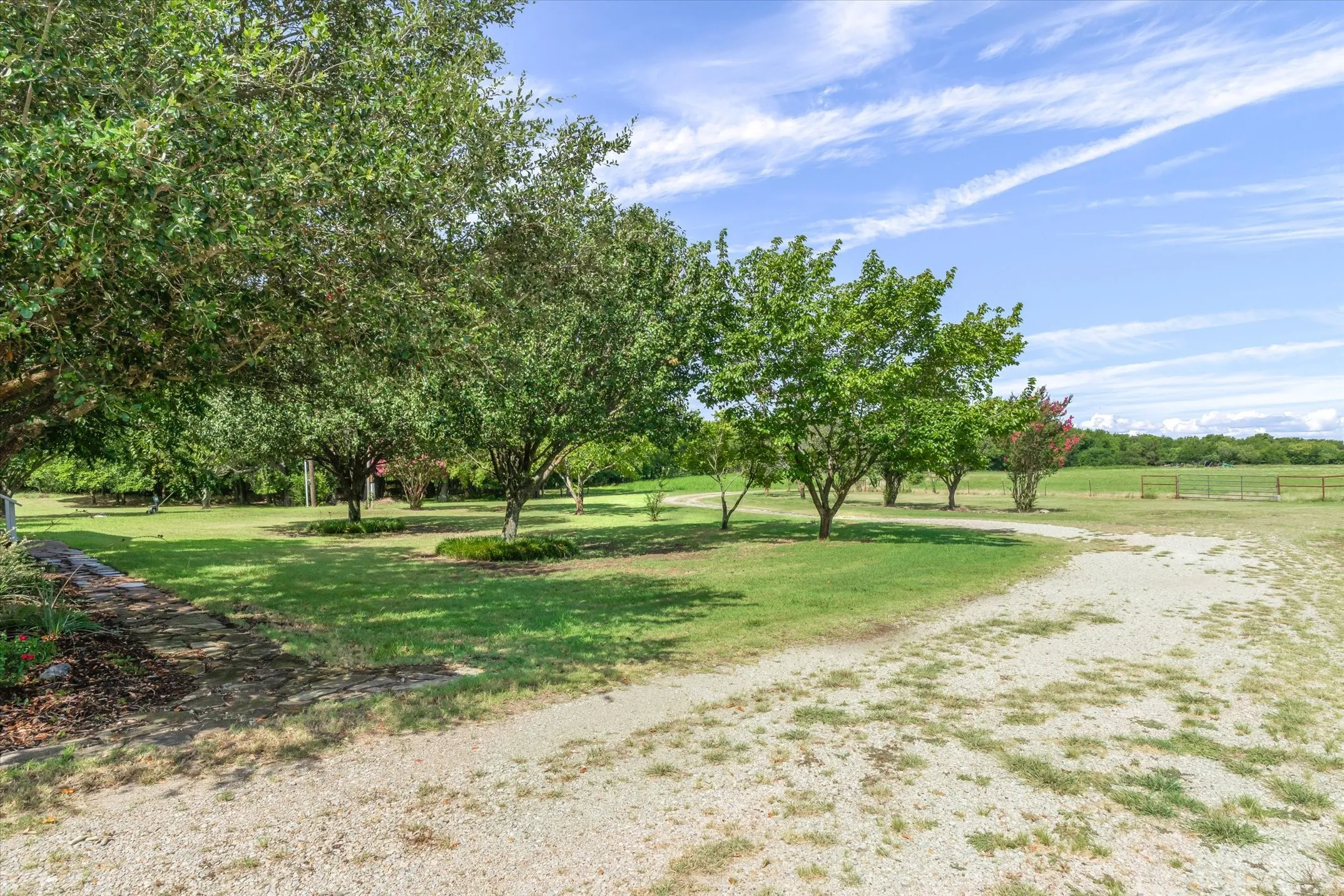 Mobile Home For Sale in Rockwall County , 567 Poetry Road, Royse City, Texas 75189, 4 Bedroom, 3 Bathroom, Garage spaces, 2,280 Sqft, built in 2000, mls#21320048, Real Estate Agent in Royse City, Homes For Sale in Rockwall county, Homes For Sale in Royse City, Realtor in Royse City Texas, Real Estate Brokerage Independent Realty Texas, Luminita Cordes Realtor