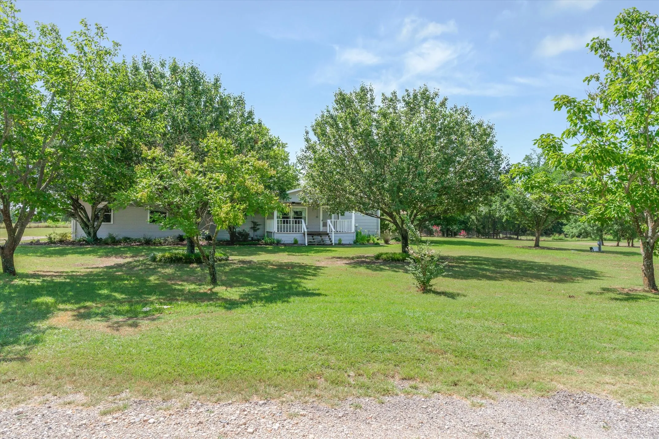 Mobile Home For Sale in Rockwall County , 567 Poetry Road, Royse City, Texas 75189, 4 Bedroom, 3 Bathroom, Garage spaces, 2,280 Sqft, built in 2000, mls#21320048, Real Estate Agent in Royse City, Homes For Sale in Rockwall county, Homes For Sale in Royse City, Realtor in Royse City Texas, Real Estate Brokerage Independent Realty Texas, Luminita Cordes Realtor