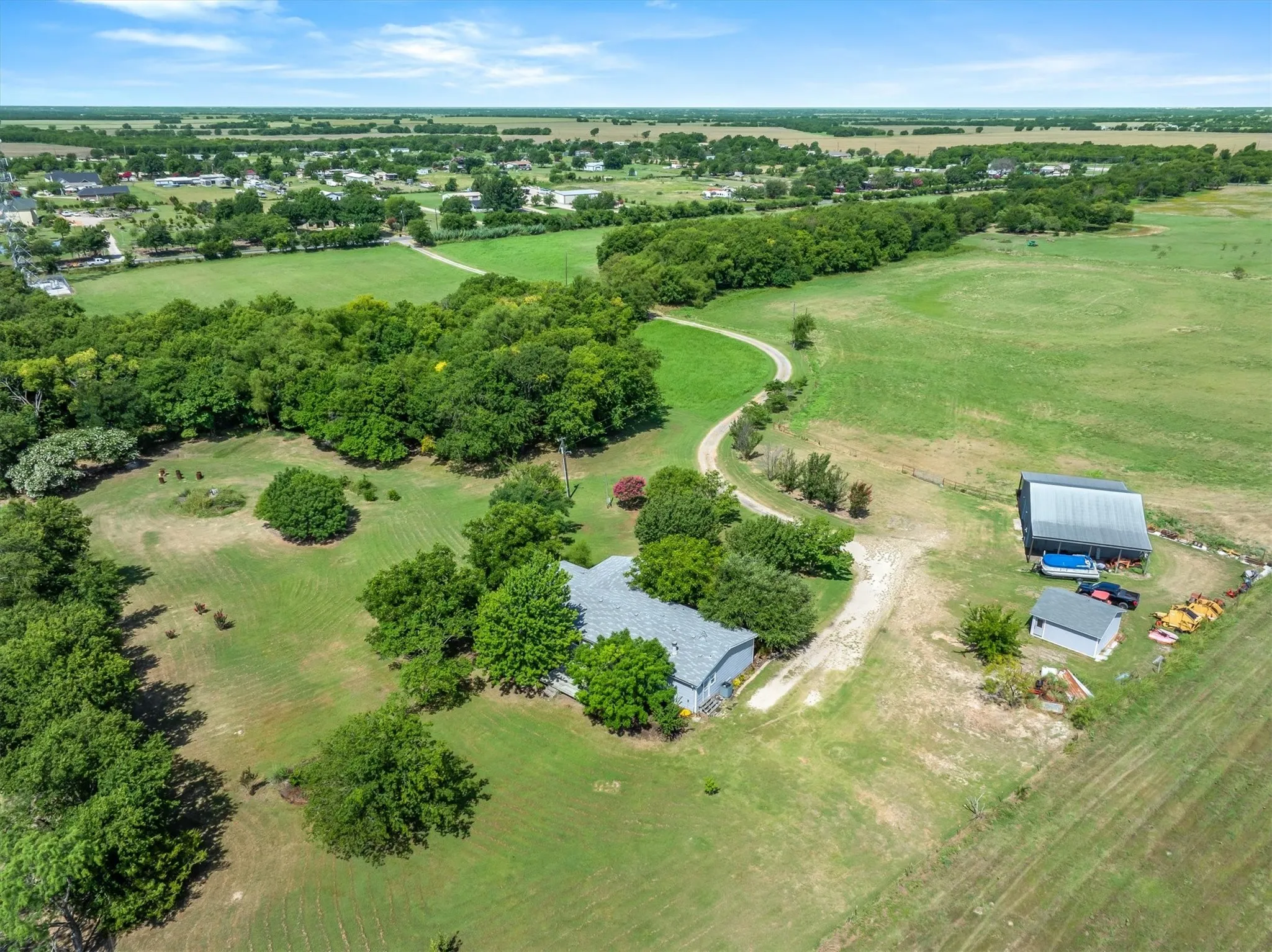 Mobile Home For Sale in Rockwall County , 567 Poetry Road, Royse City, Texas 75189, 4 Bedroom, 3 Bathroom, Garage spaces, 2,280 Sqft, built in 2000, mls#21320048, Real Estate Agent in Royse City, Homes For Sale in Rockwall county, Homes For Sale in Royse City, Realtor in Royse City Texas, Real Estate Brokerage Independent Realty Texas, Luminita Cordes Realtor