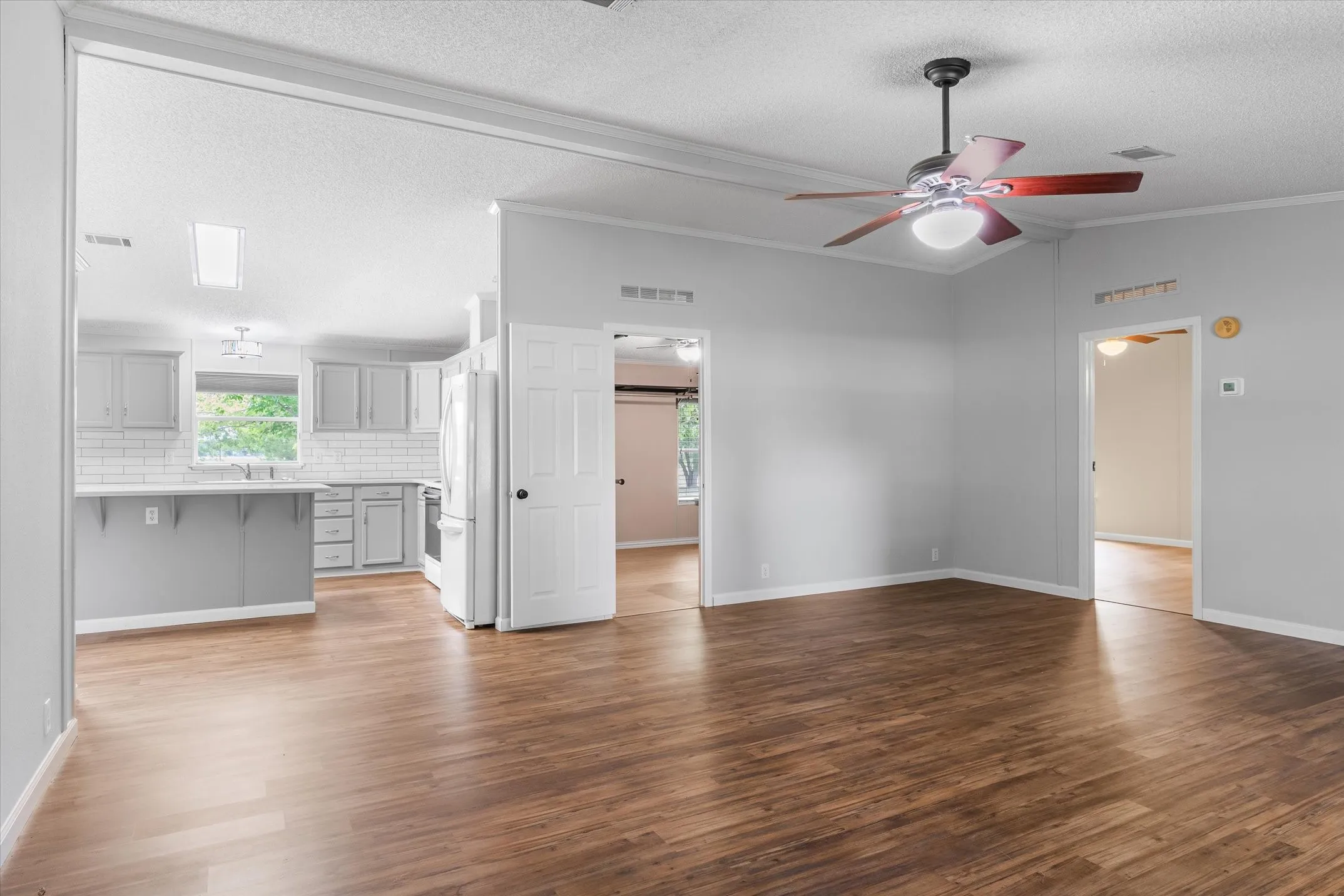 Mobile Home For Sale in Rockwall County , 567 Poetry Road, Royse City, Texas 75189, 4 Bedroom, 3 Bathroom, Garage spaces, 2,280 Sqft, built in 2000, mls#21320048, Real Estate Agent in Royse City, Homes For Sale in Rockwall county, Homes For Sale in Royse City, Realtor in Royse City Texas, Real Estate Brokerage Independent Realty Texas, Luminita Cordes Realtor