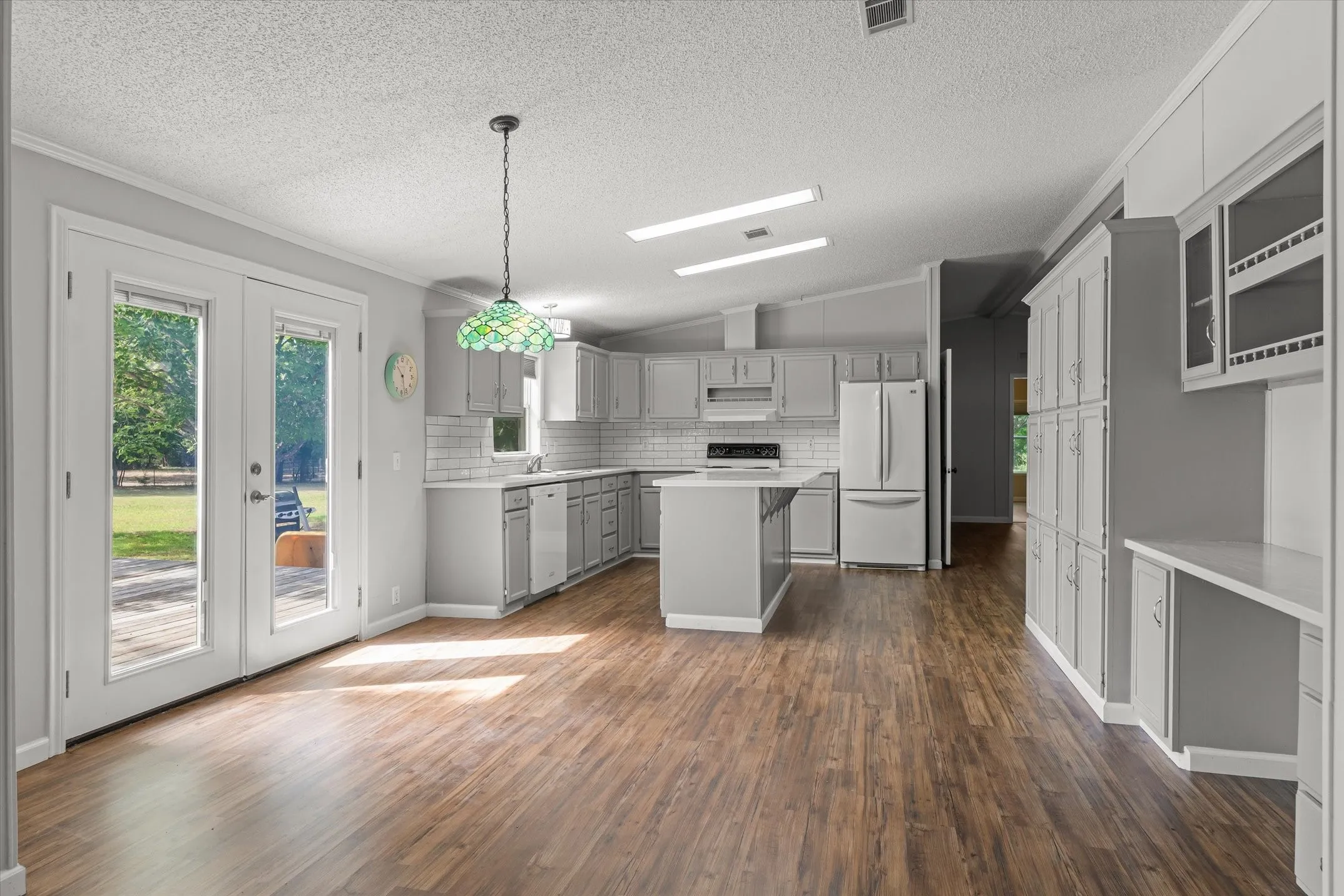 Mobile Home For Sale in Rockwall County , 567 Poetry Road, Royse City, Texas 75189, 4 Bedroom, 3 Bathroom, Garage spaces, 2,280 Sqft, built in 2000, mls#21320048, Real Estate Agent in Royse City, Homes For Sale in Rockwall county, Homes For Sale in Royse City, Realtor in Royse City Texas, Real Estate Brokerage Independent Realty Texas, Luminita Cordes Realtor